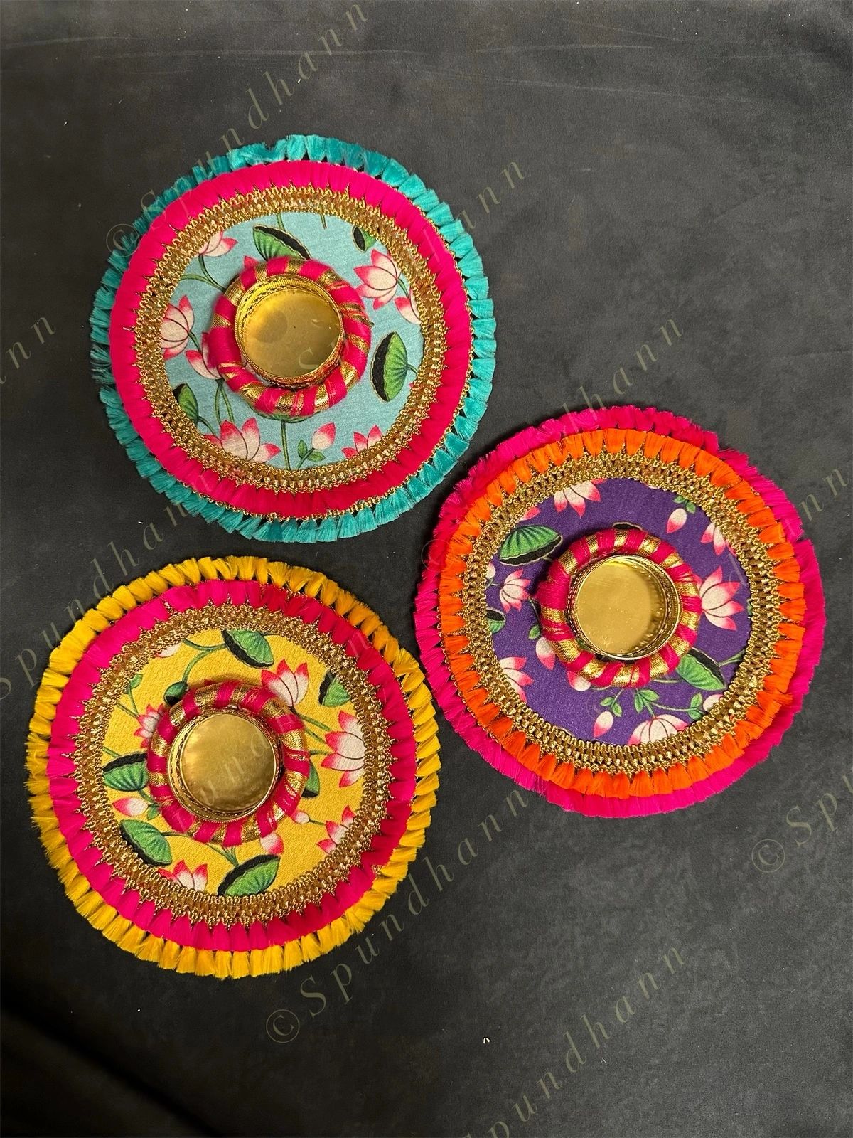 Multicolor Frill Tea Light Holder with Lotus Pattern