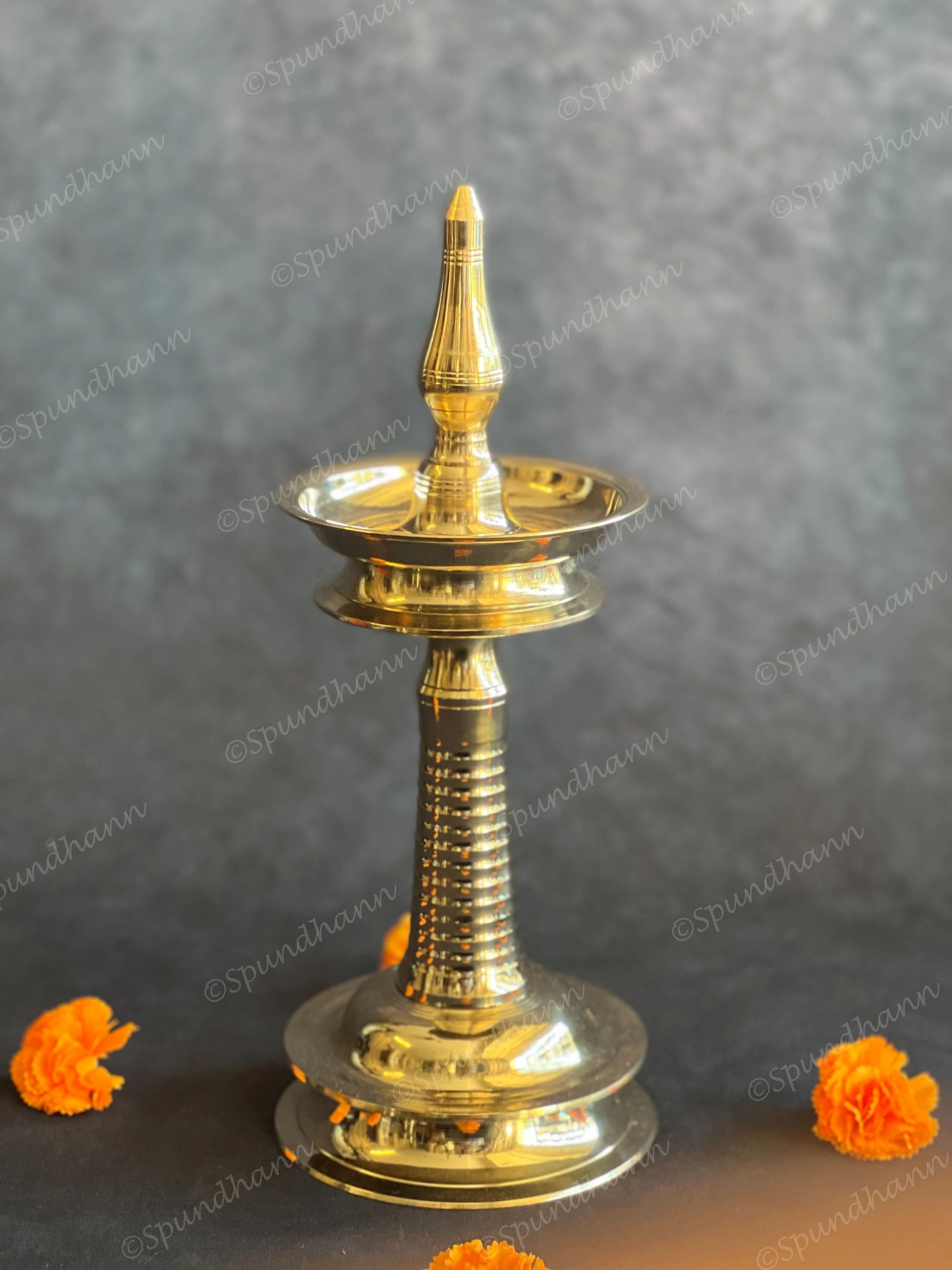 Majestic Traditional Brass Lamp