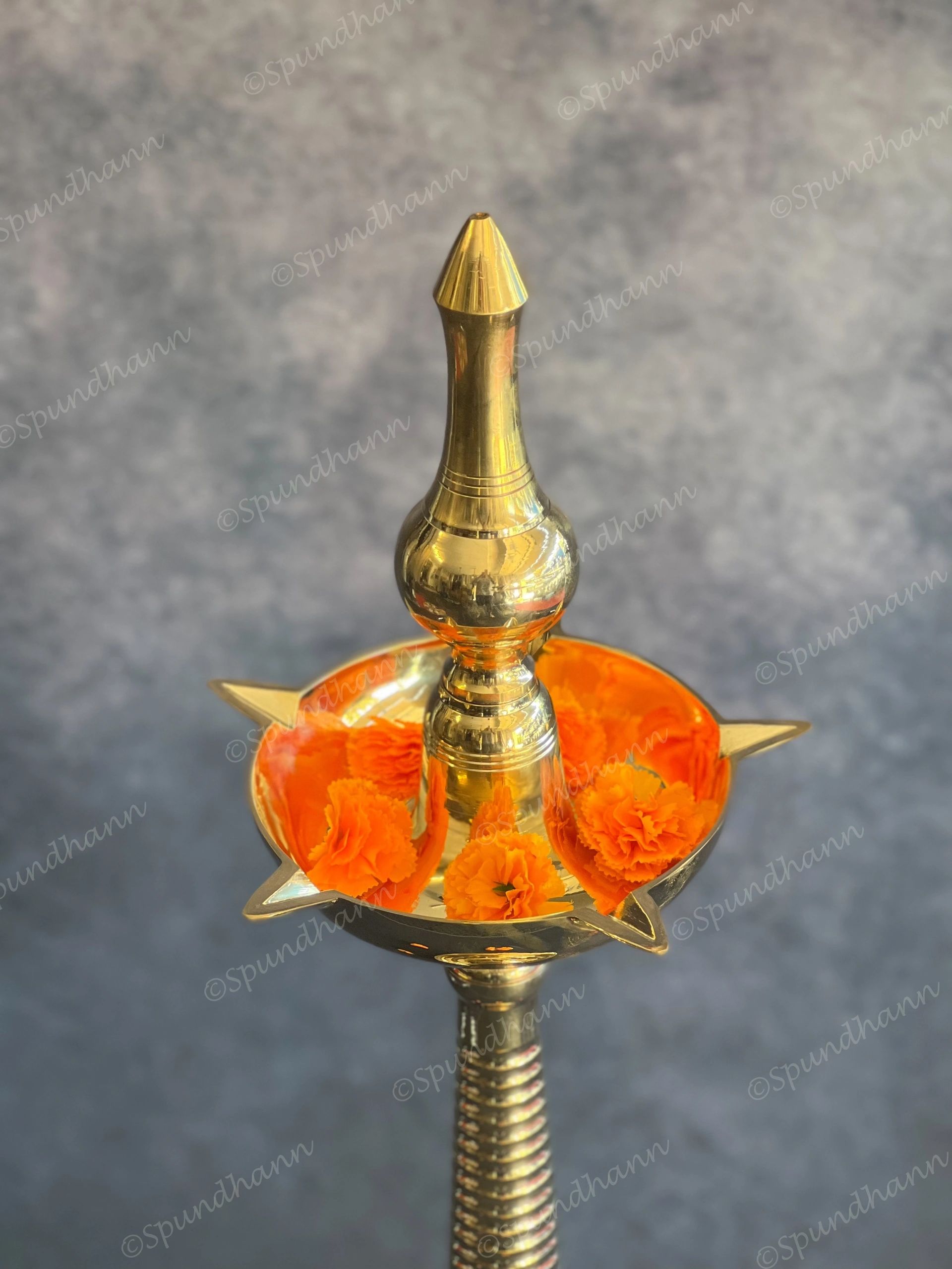 Majestic Traditional Brass Lamp