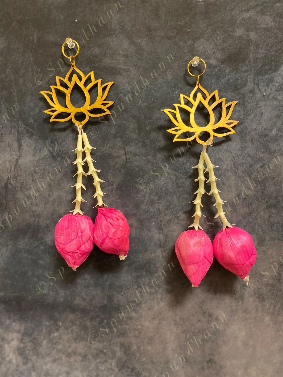 Lotus with Rajnigandha and Lotus Bud (Set of 2)