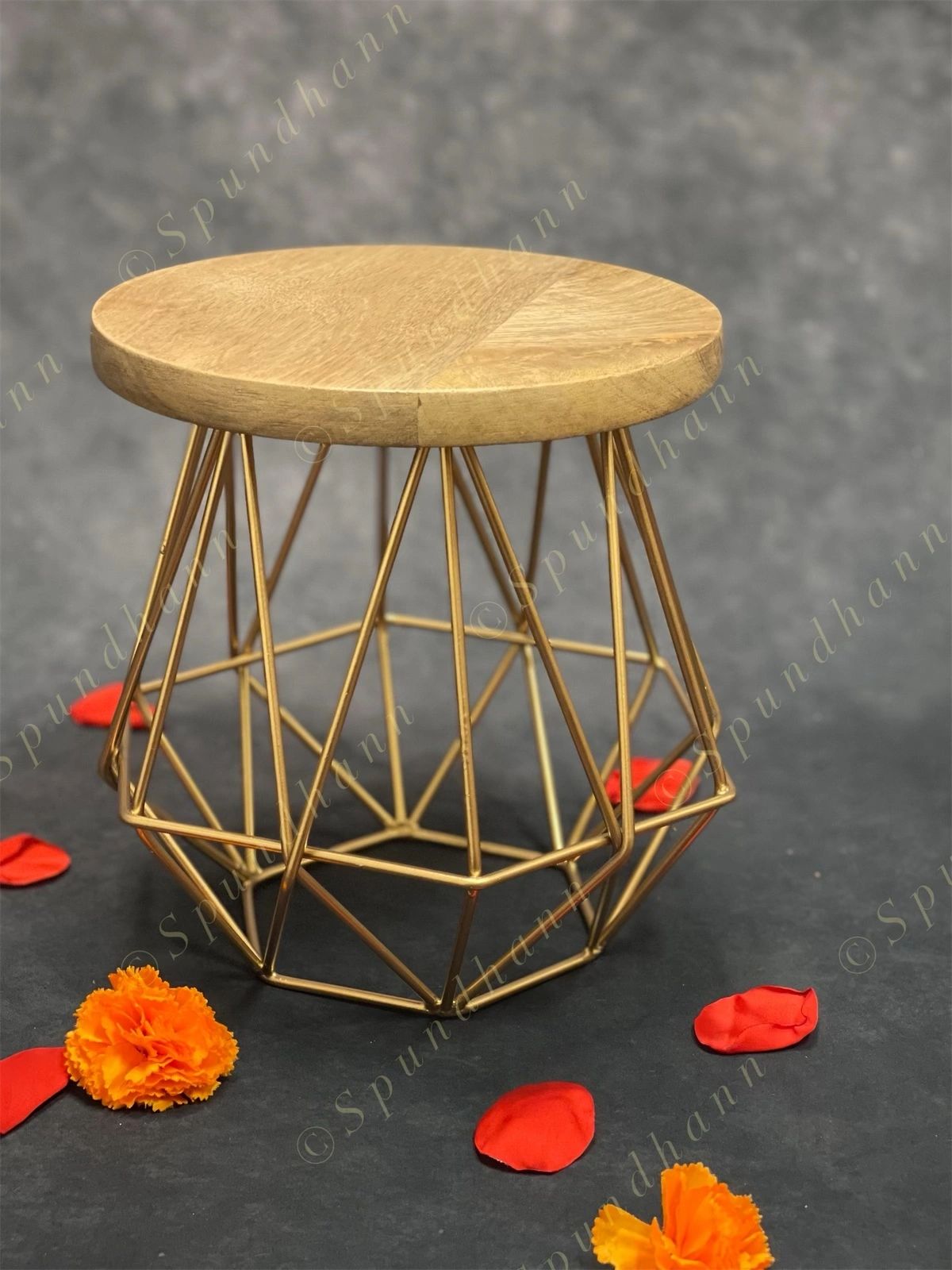 Designer Urli Stand