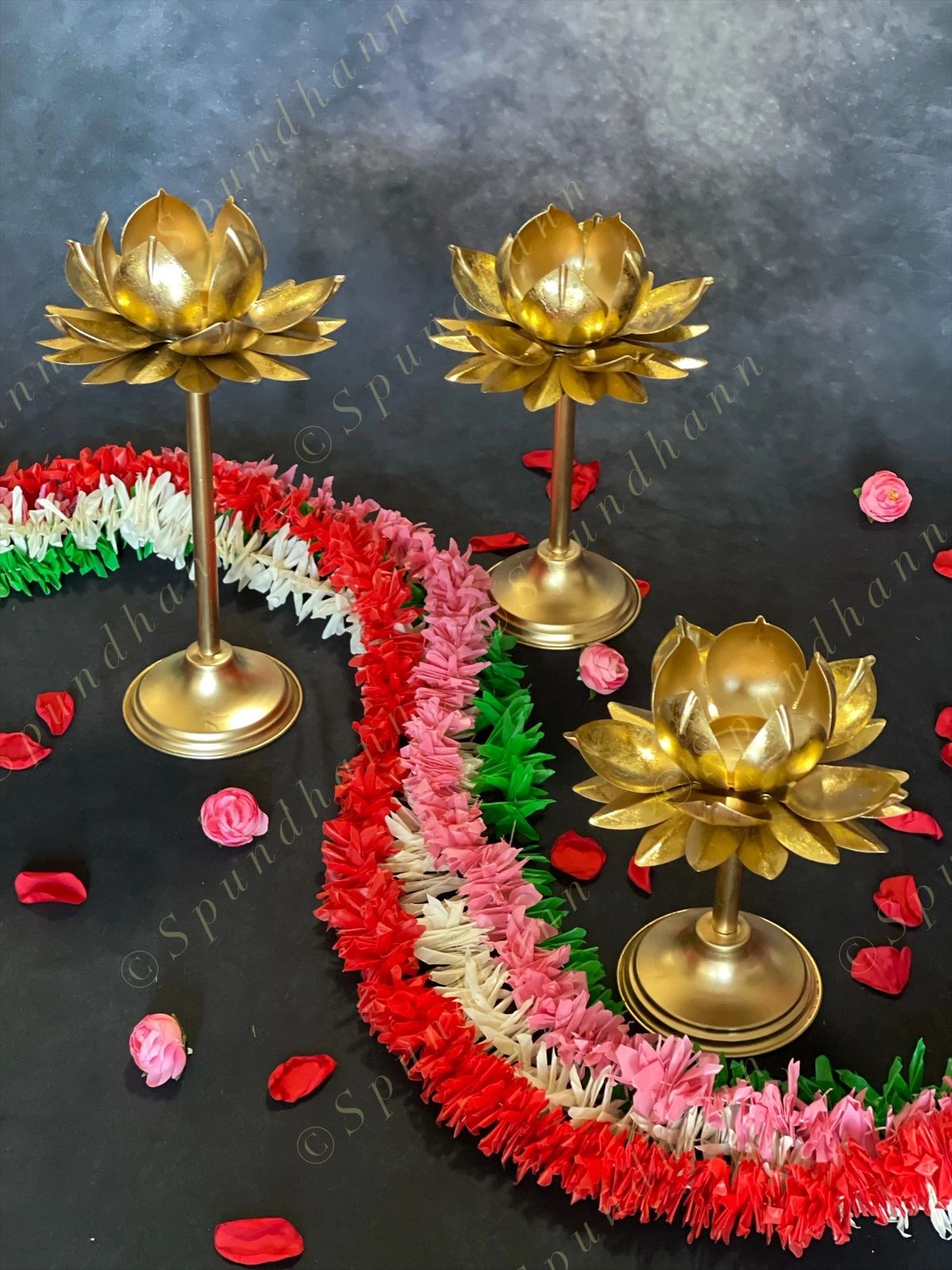 Lotus Standing Tea Light Set of 3