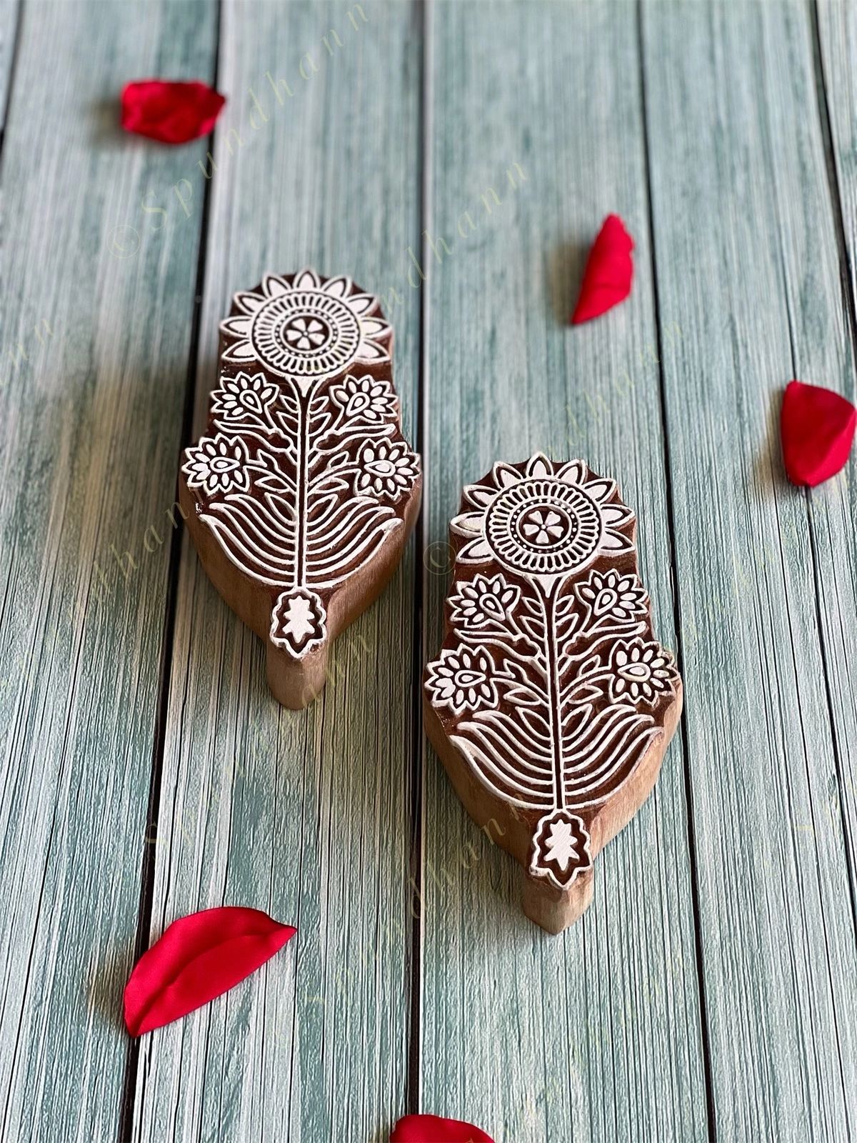 Floral Design Wooden Block Wall Hanging Decor