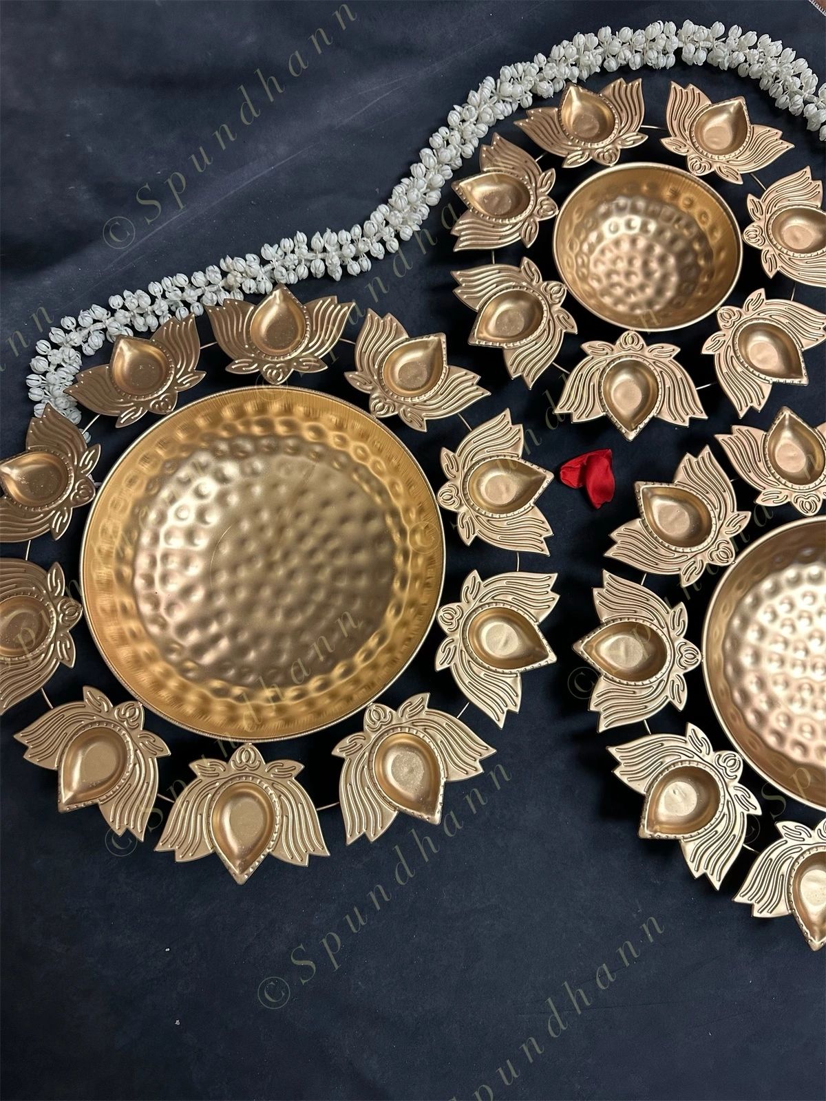 Golden Lined Lotus Diya Urli