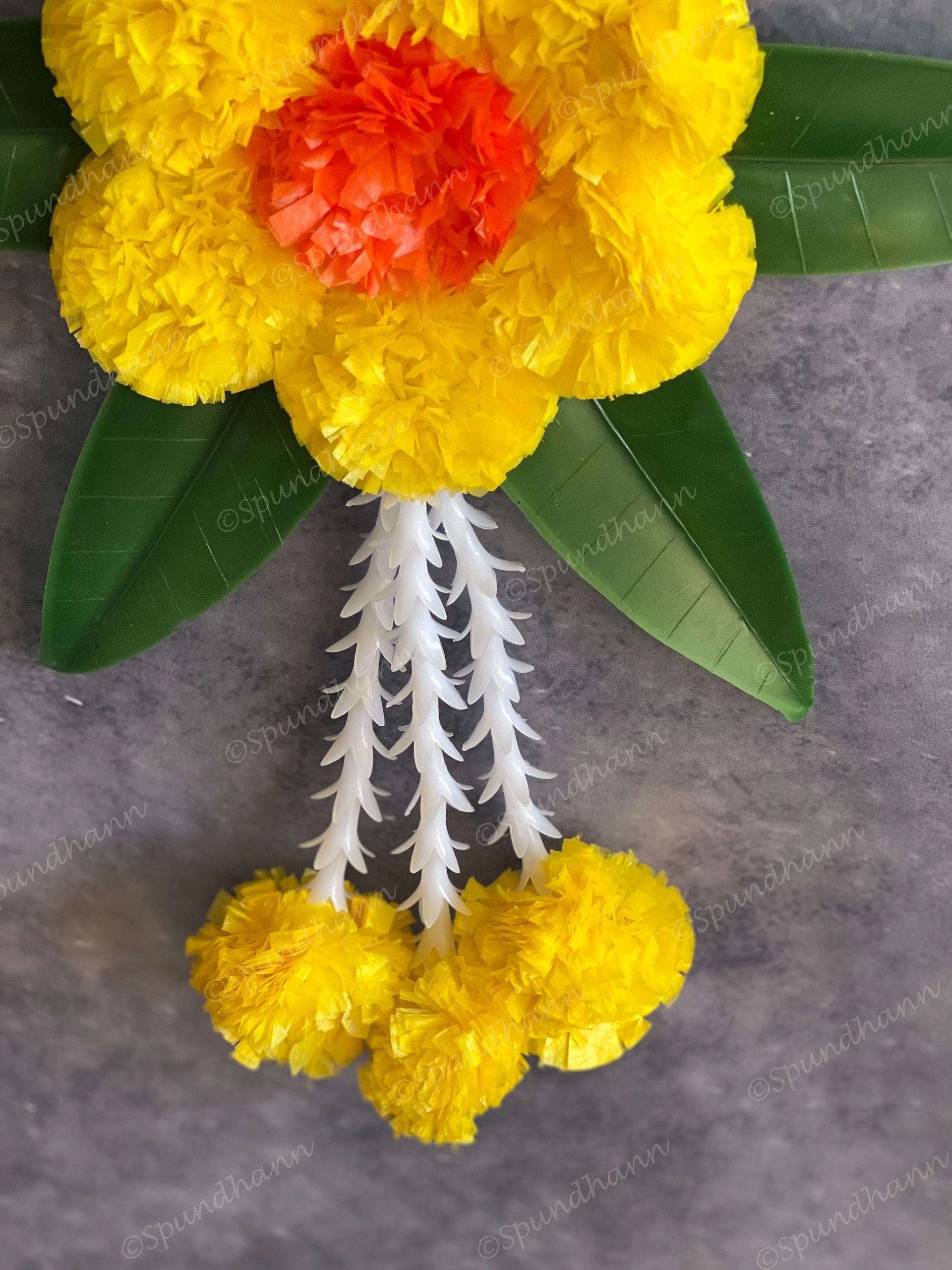 Marigold & Rajnigandha Flower Dangler With Leaves