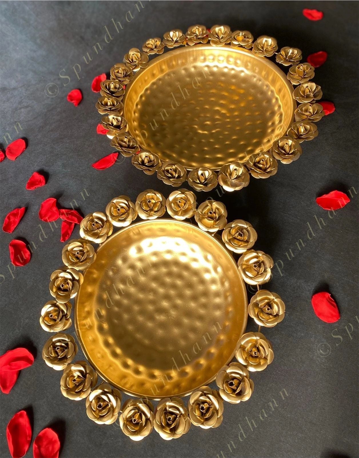 Golden Roses Metal Urli