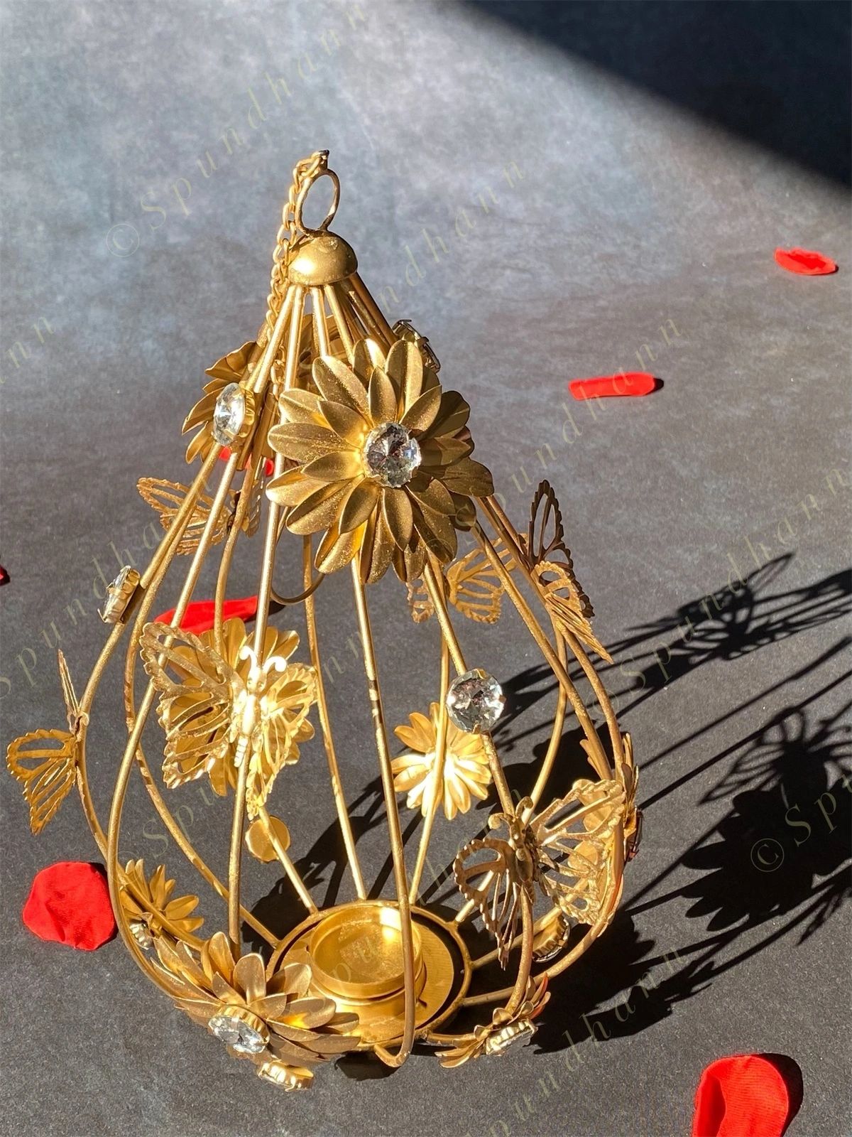 Hanging Drop Tea Light Candle Holder in Gold