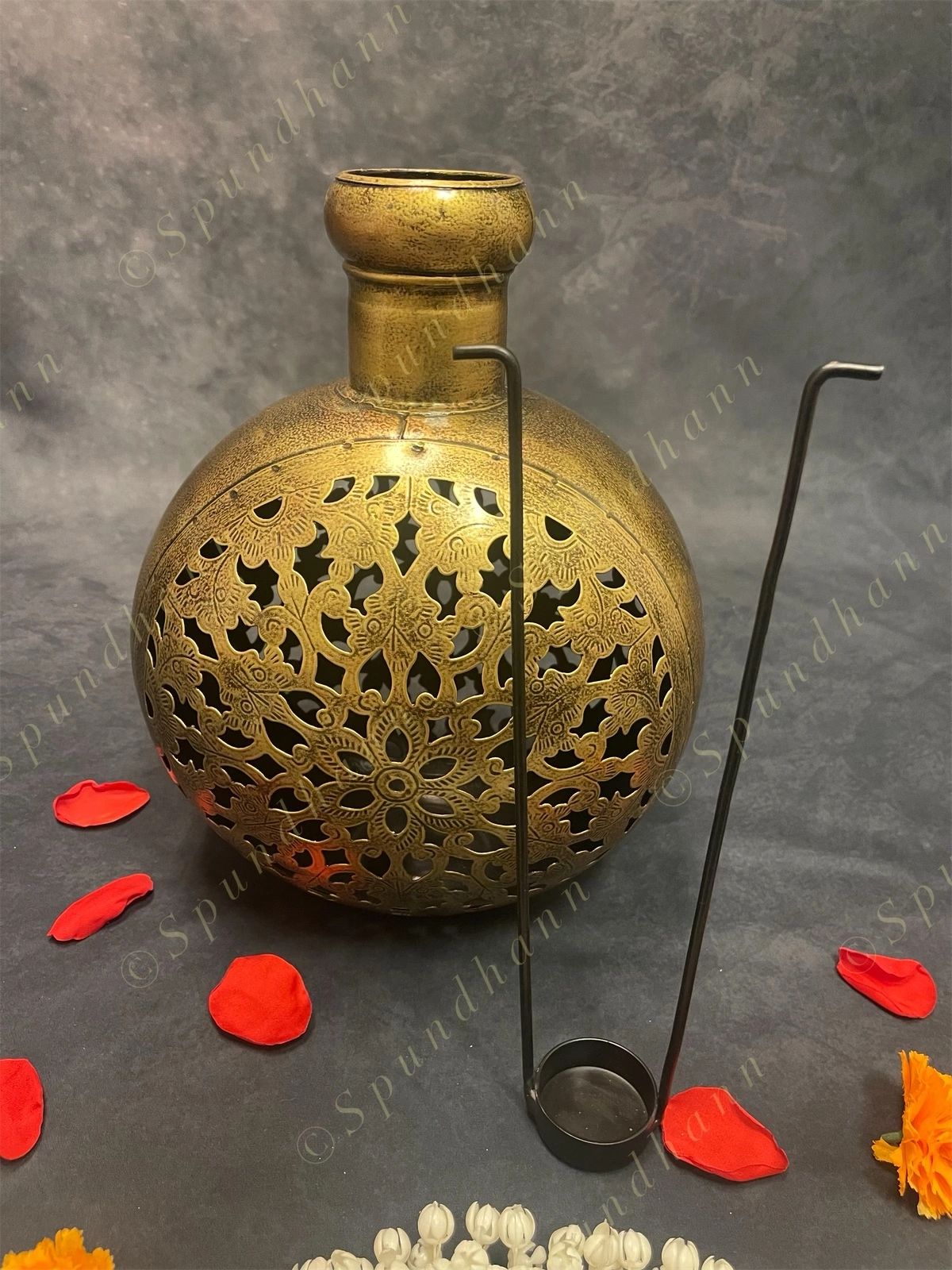 Stylish Dhoop Dani Dhuna Loban / Tea Light Holder