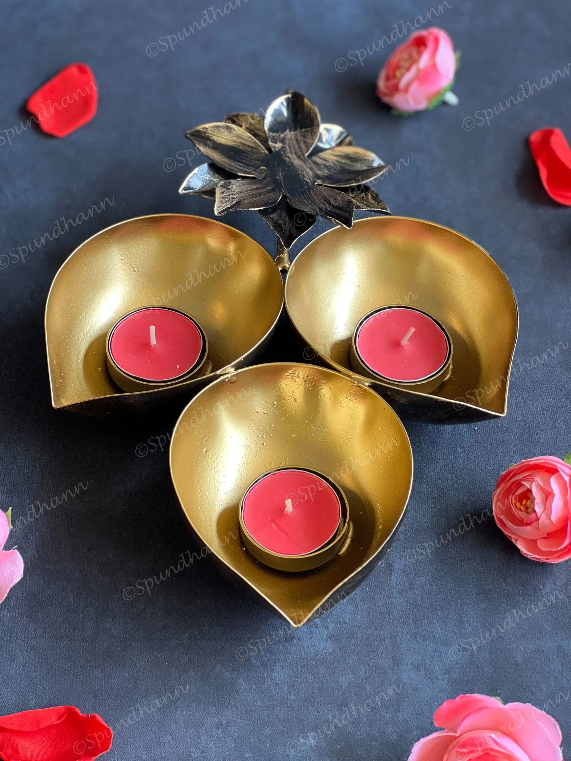3 Leaf Diya Shaped Standing Tea Light Holder