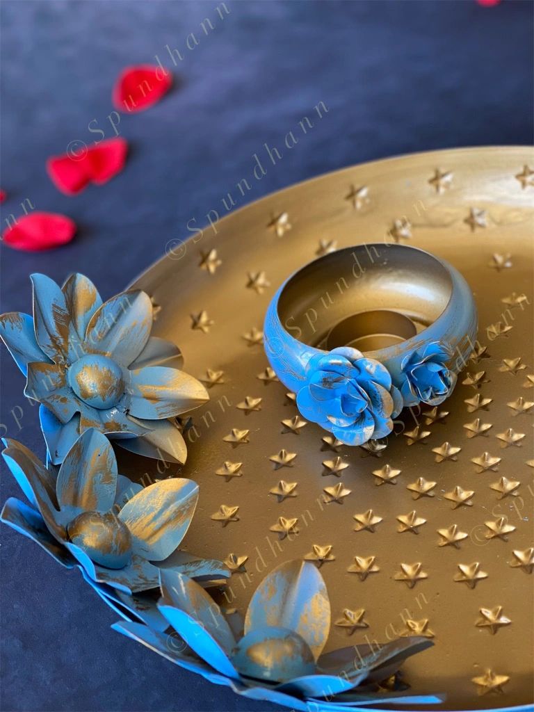 Decorative Star Embossed Thalis