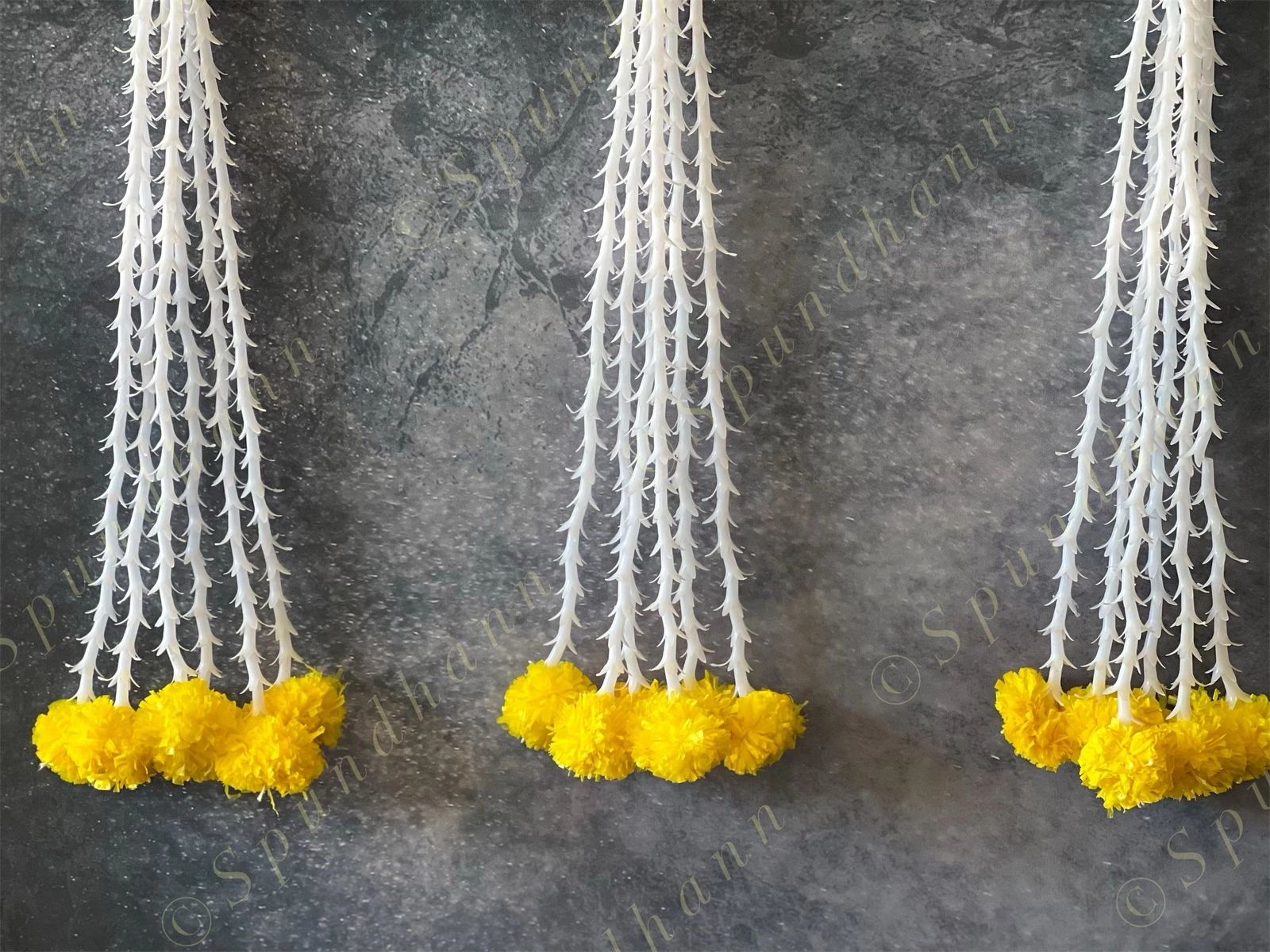 Yellow Marigold & Rajnigandha Dangler Single
