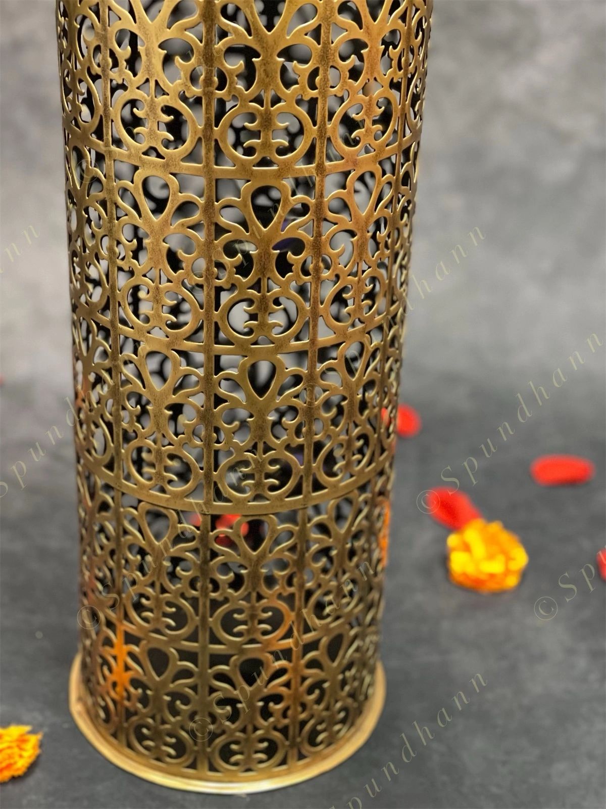 Grand Dhoop Dani Tea Light Holder (Vertical)