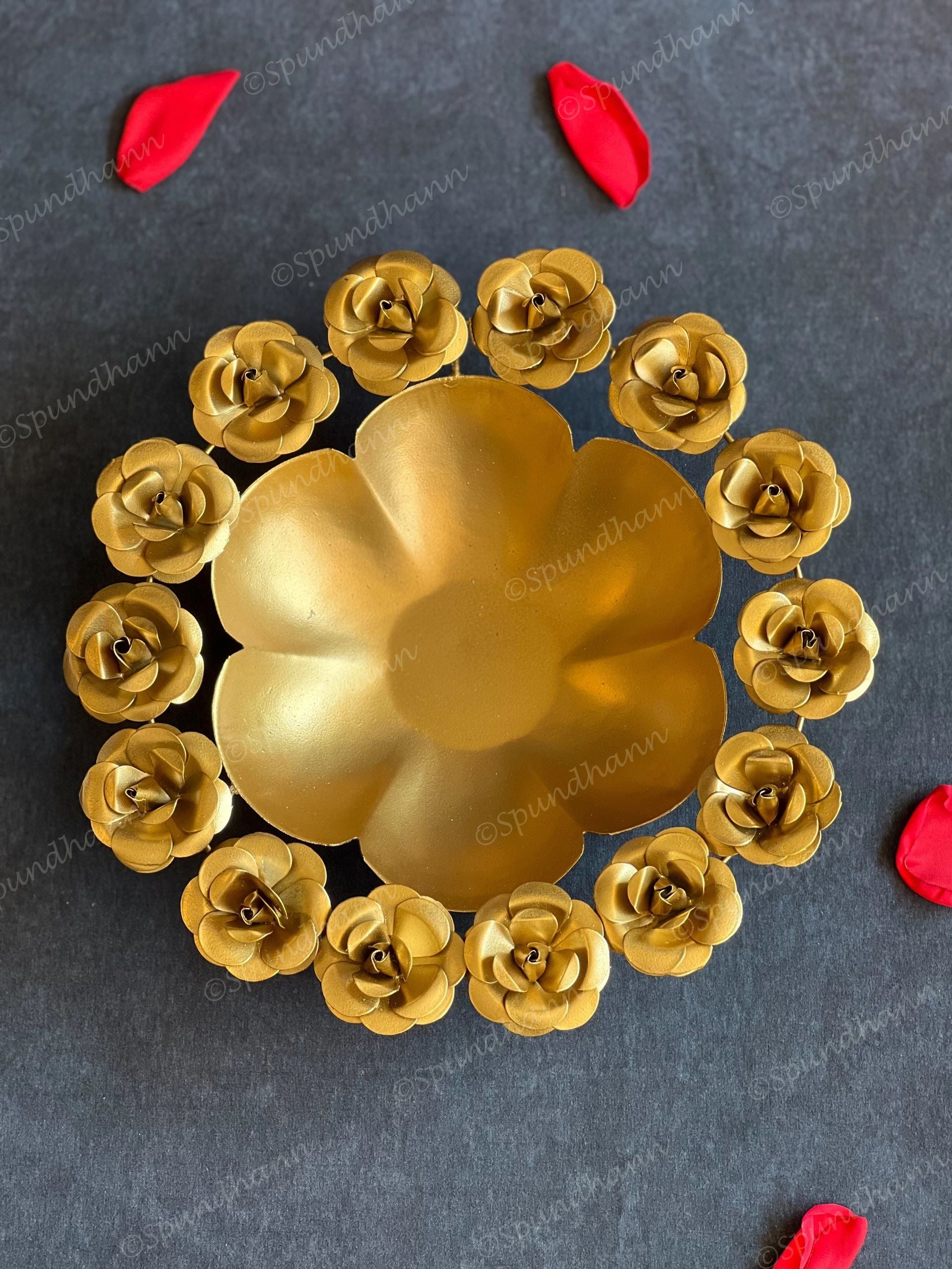 Golden Roses Floral Metal Urli