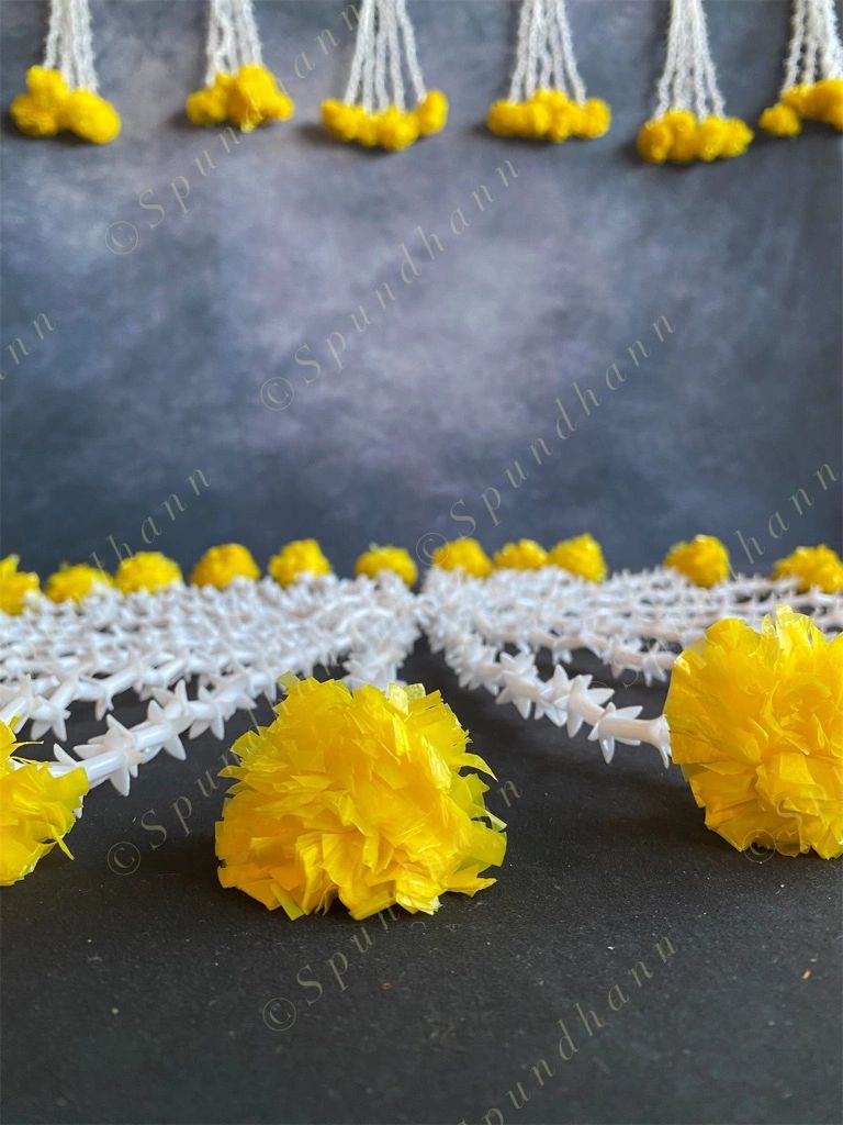 Rajnigandha & Marigold Dangler