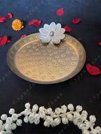 Golden Embossed Platte / Plate with White Flower Motif