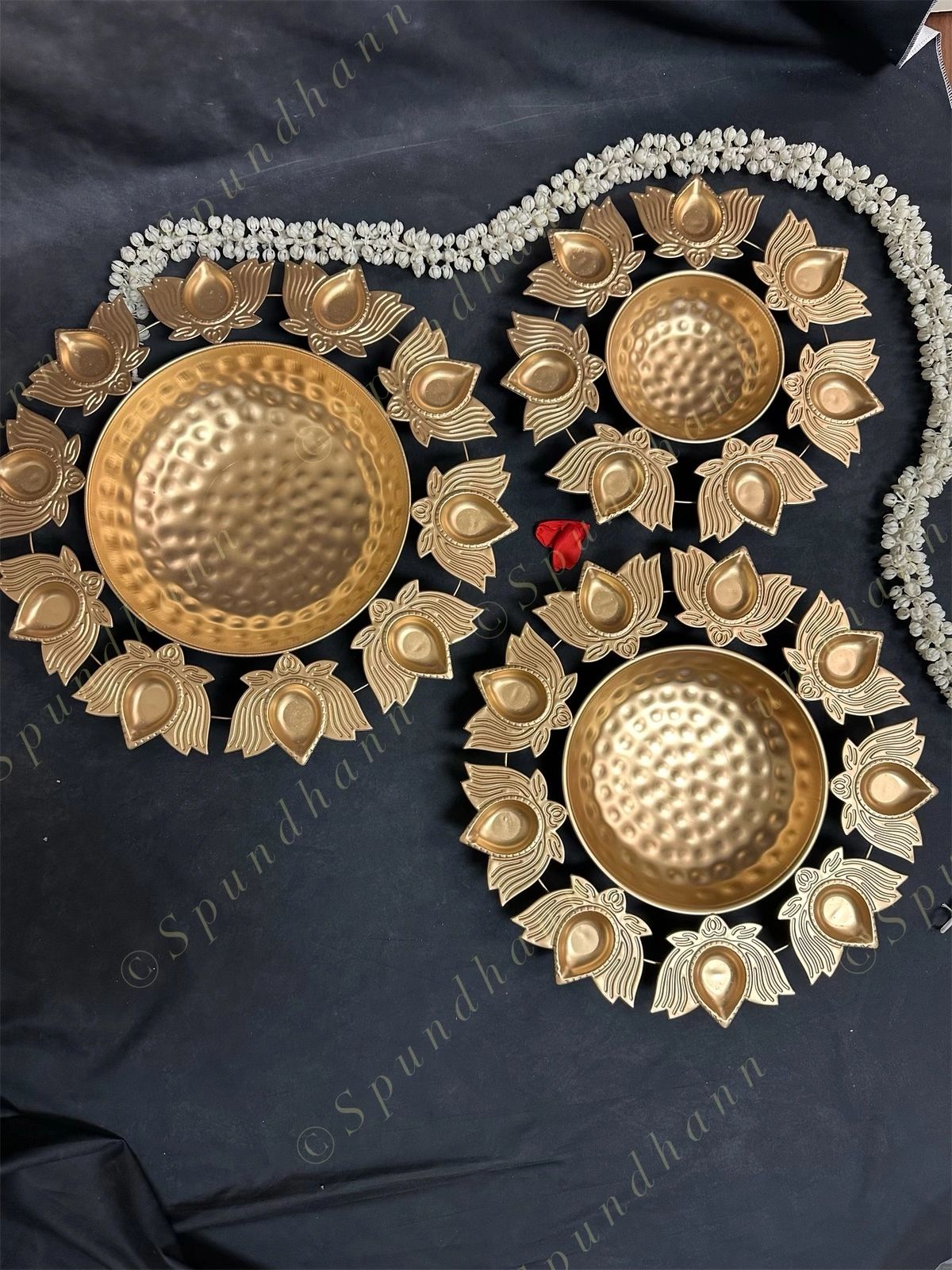 Golden Lined Lotus Diya Urli