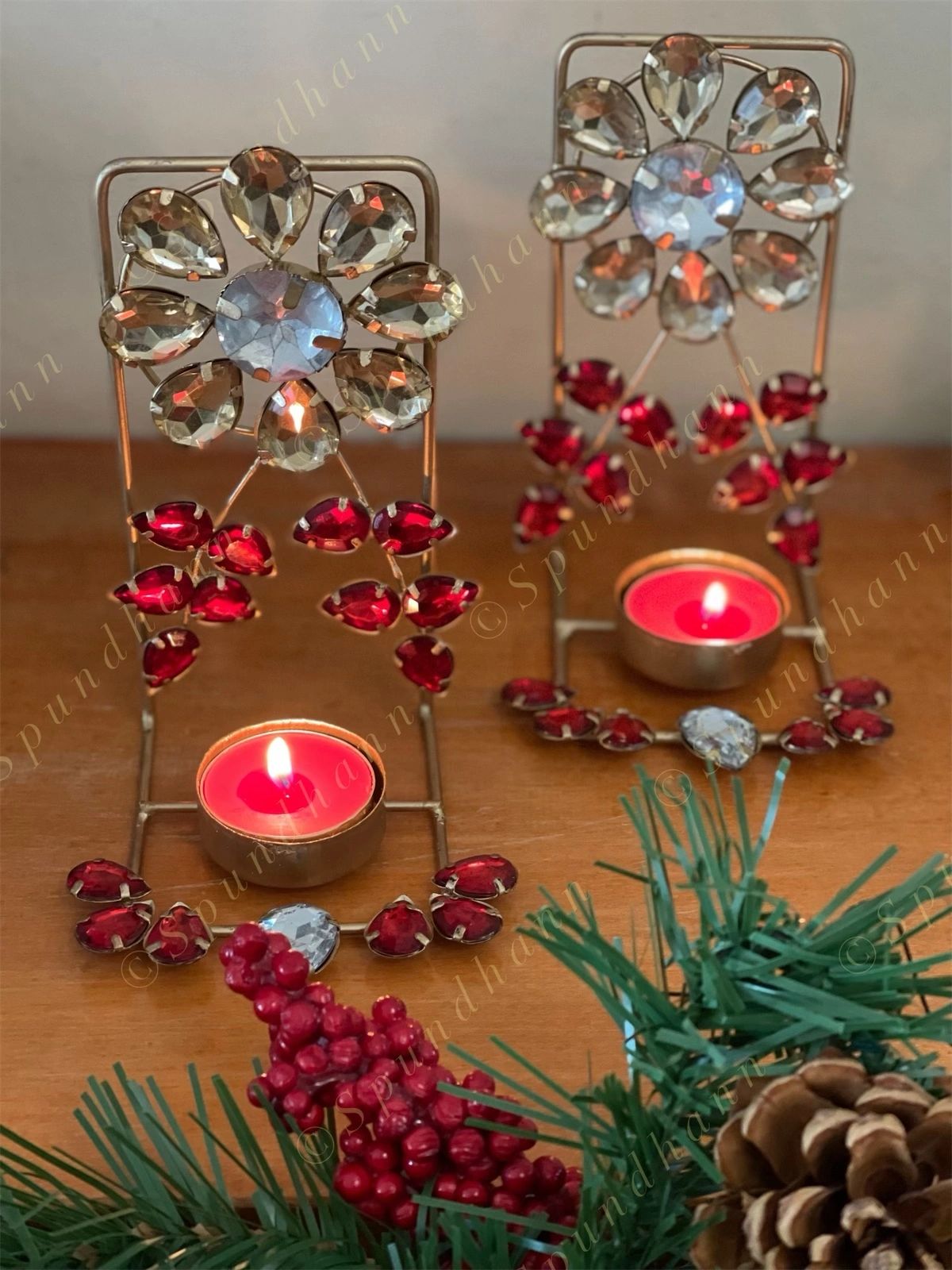 Red & Gold Standing Tea Light
