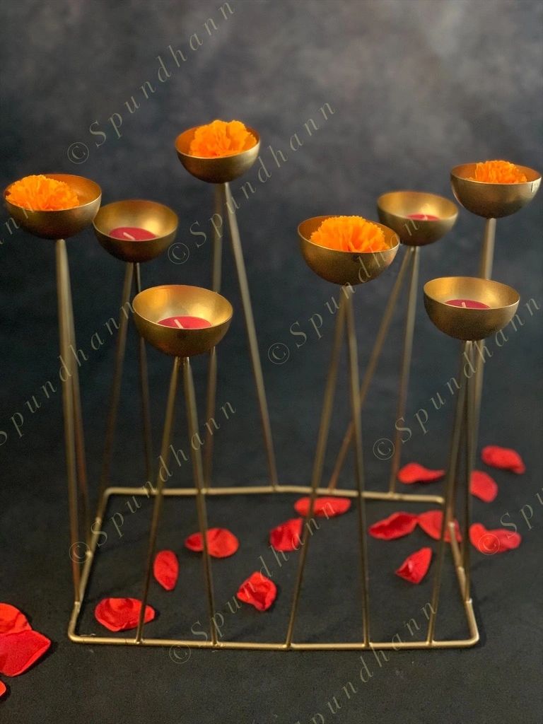 8 Golden Cup Standing Tea Light Holder