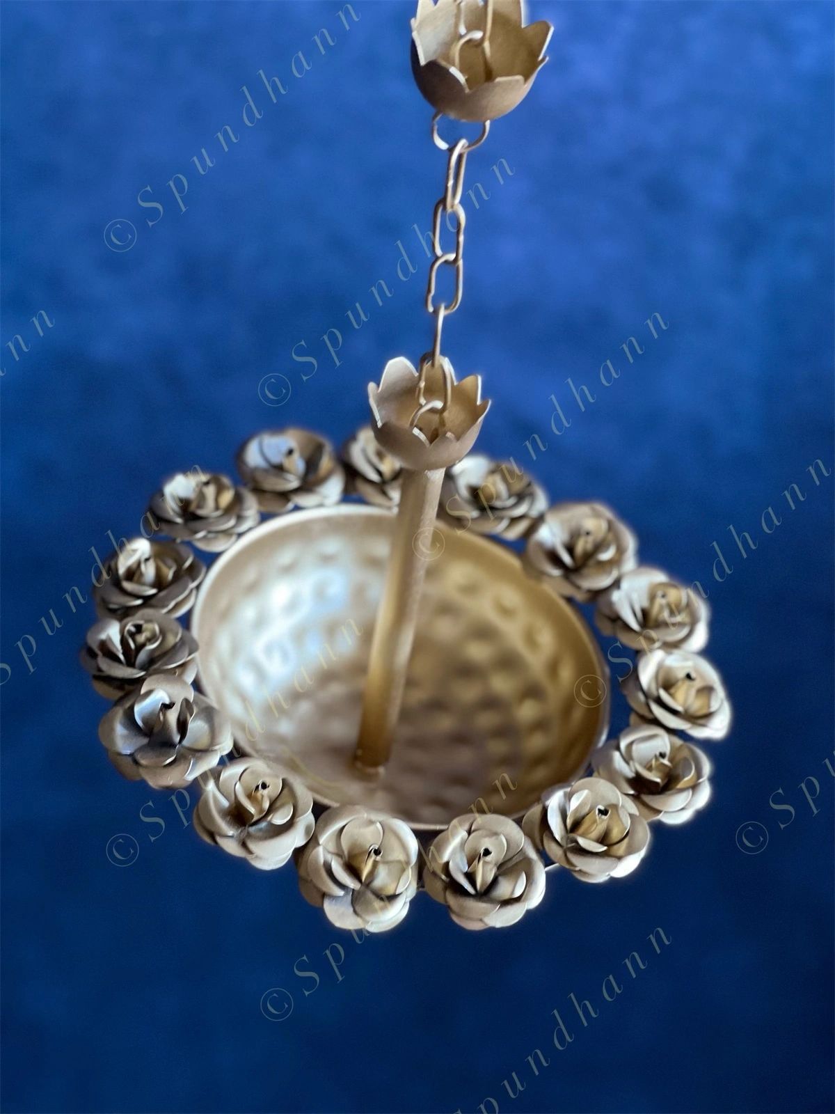 Rose Hanging Urli