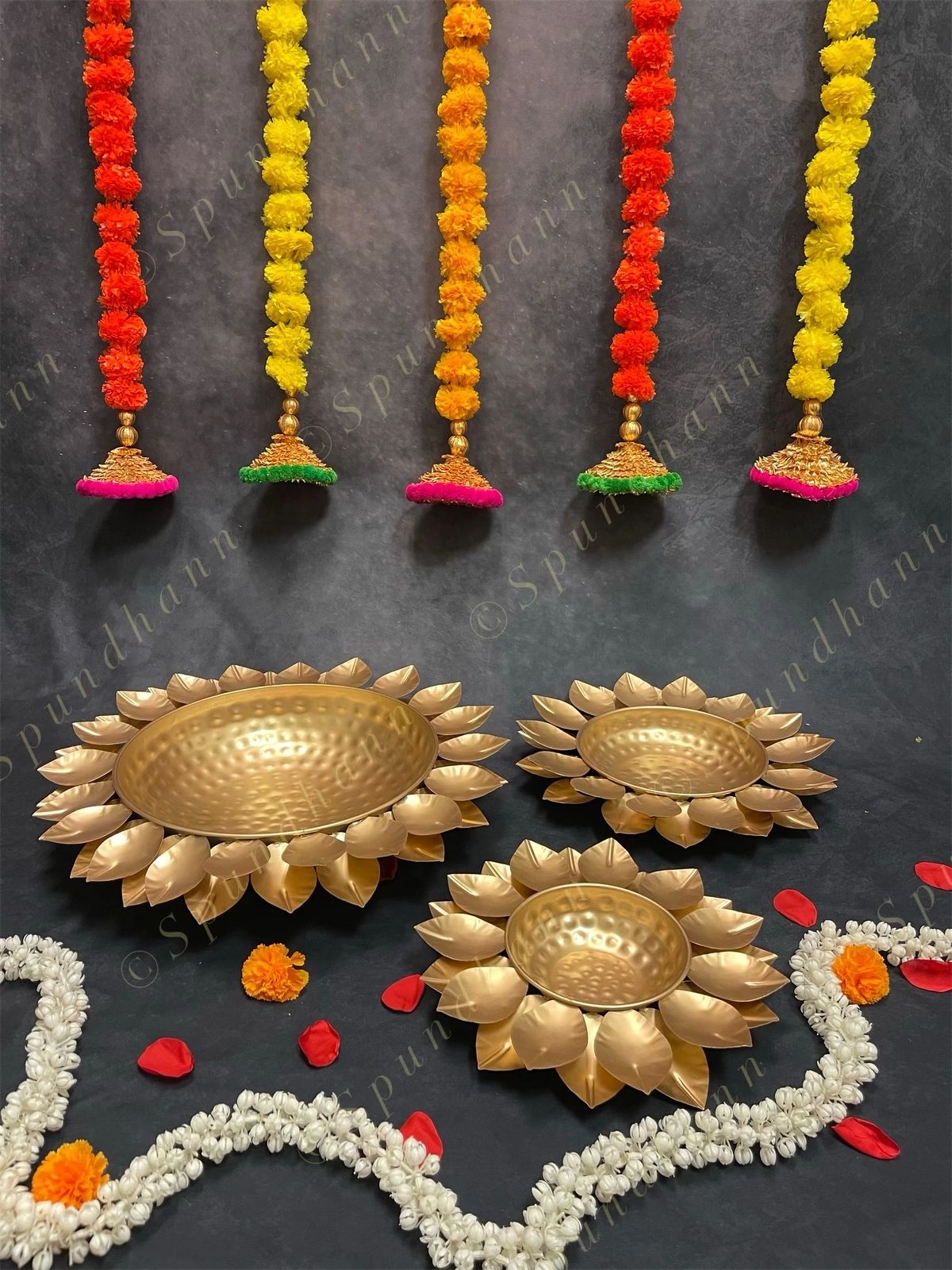 Hammered Sunflower Urli