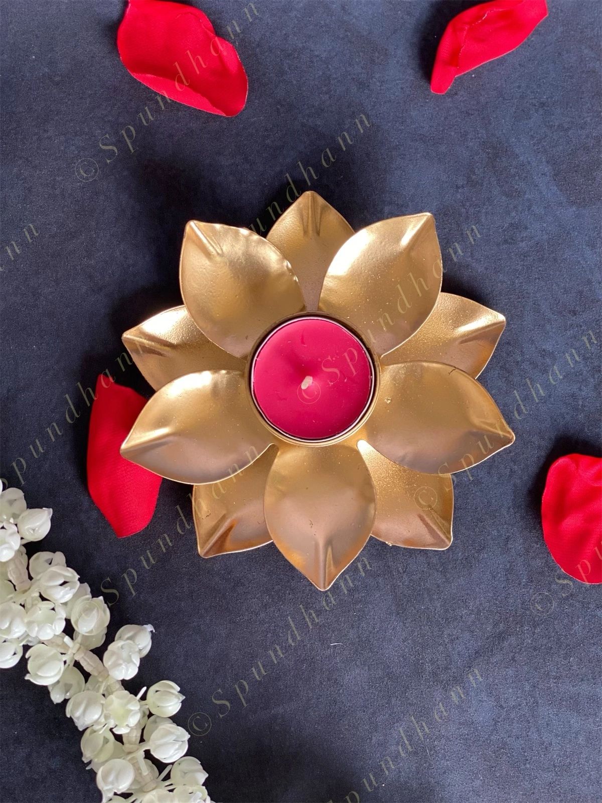 Rounded Lotus Tea Light Holder