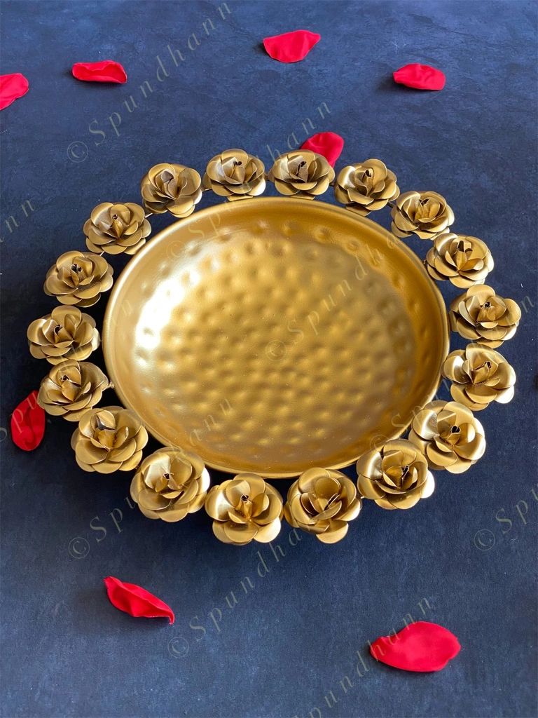 Golden Roses Metal Urli