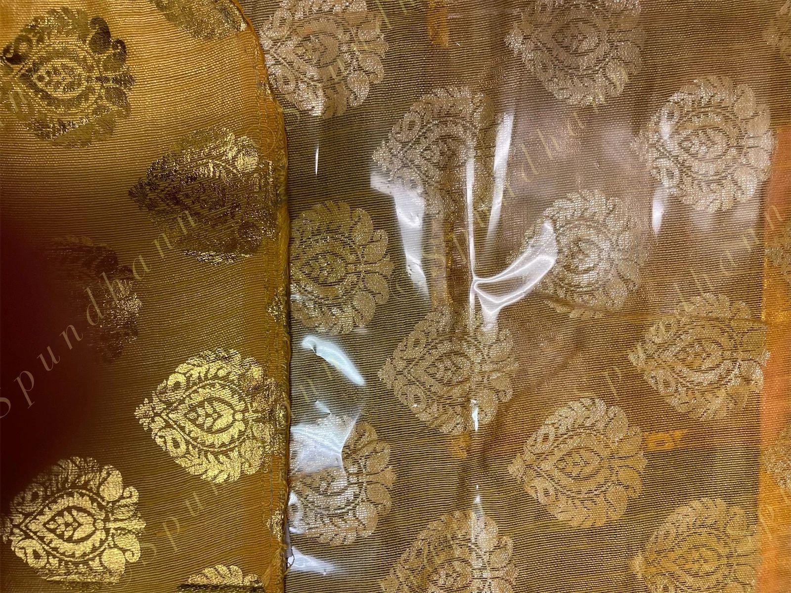 Foil Finish Saree Cover (Bag)