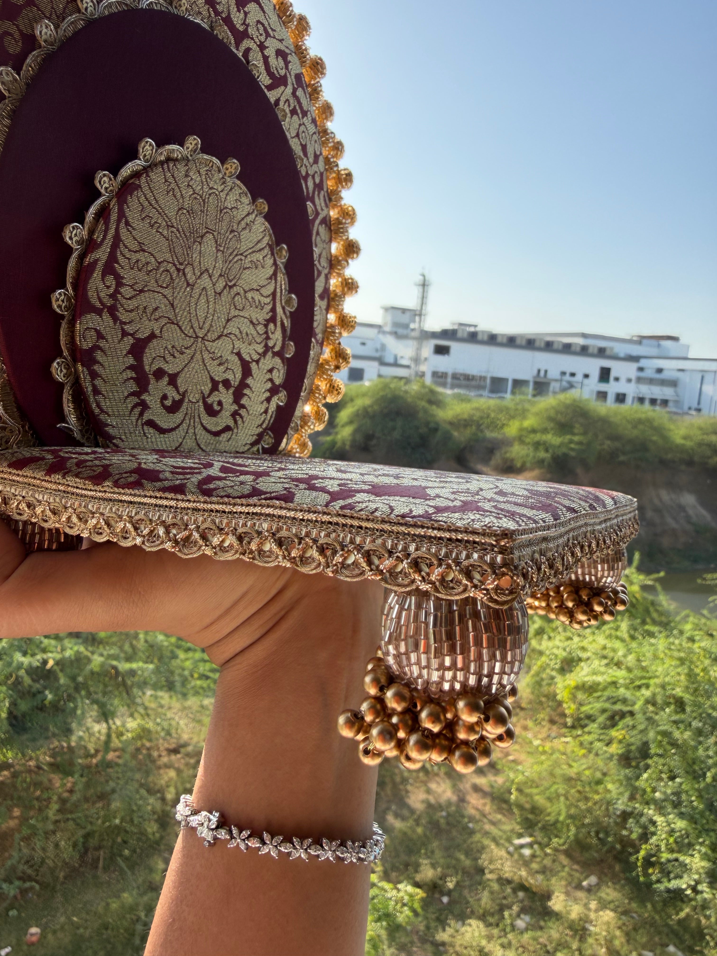 Ishita Detachable Petite Sihasan | Heritage