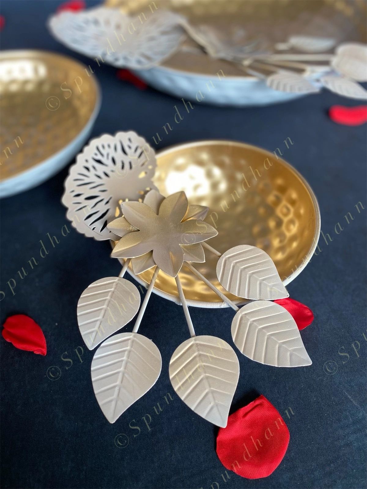 White Brooch Urli
