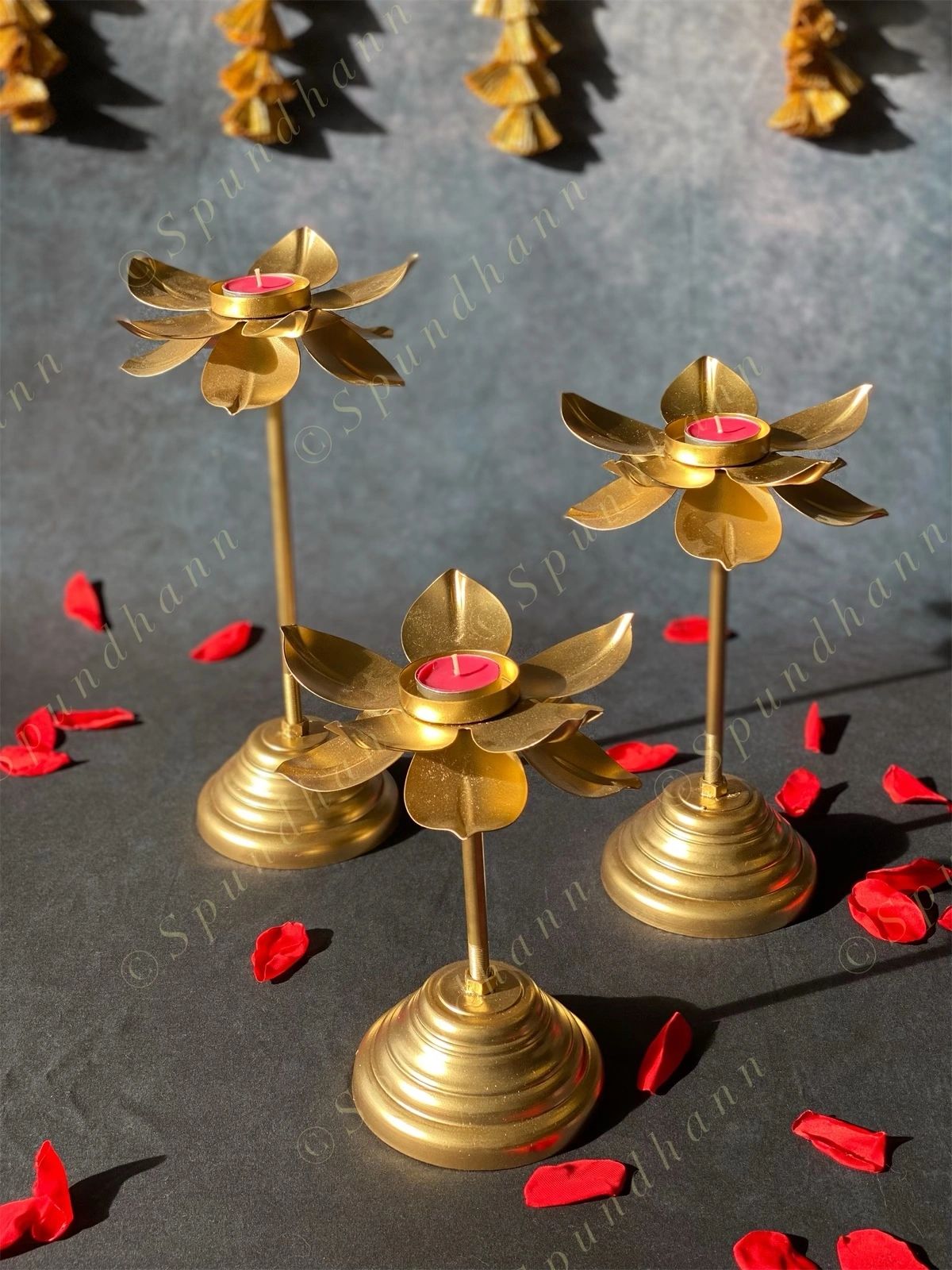 Lotus Standing Tea Light Holder Set of 3