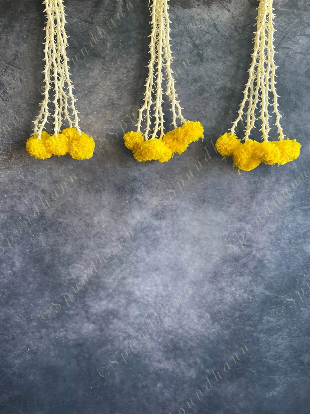 Yellow Marigold & Rajnigandha Dangler Single
