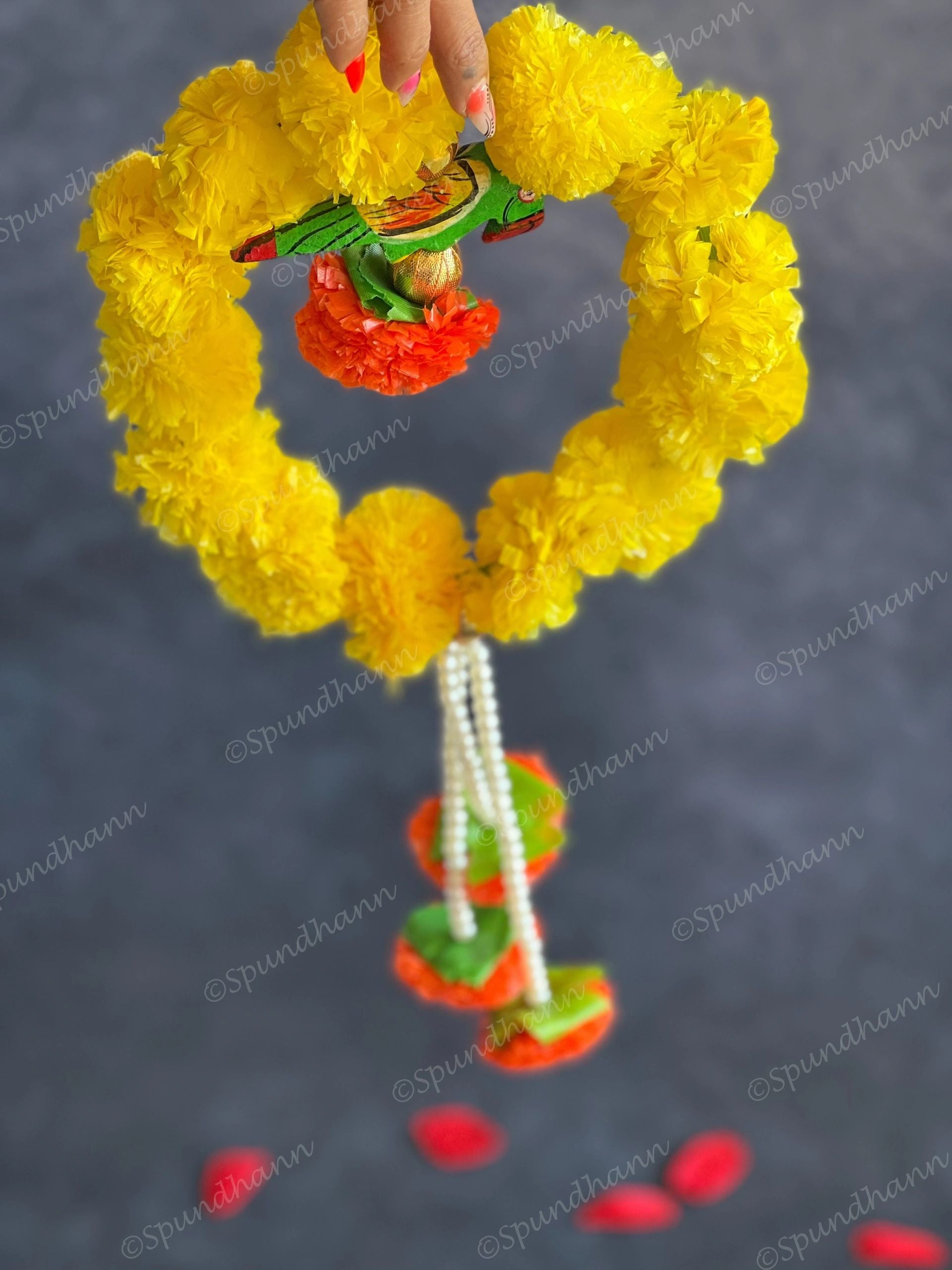 Small Marigold Wreath with Wooden Parrot & Pearl Strings