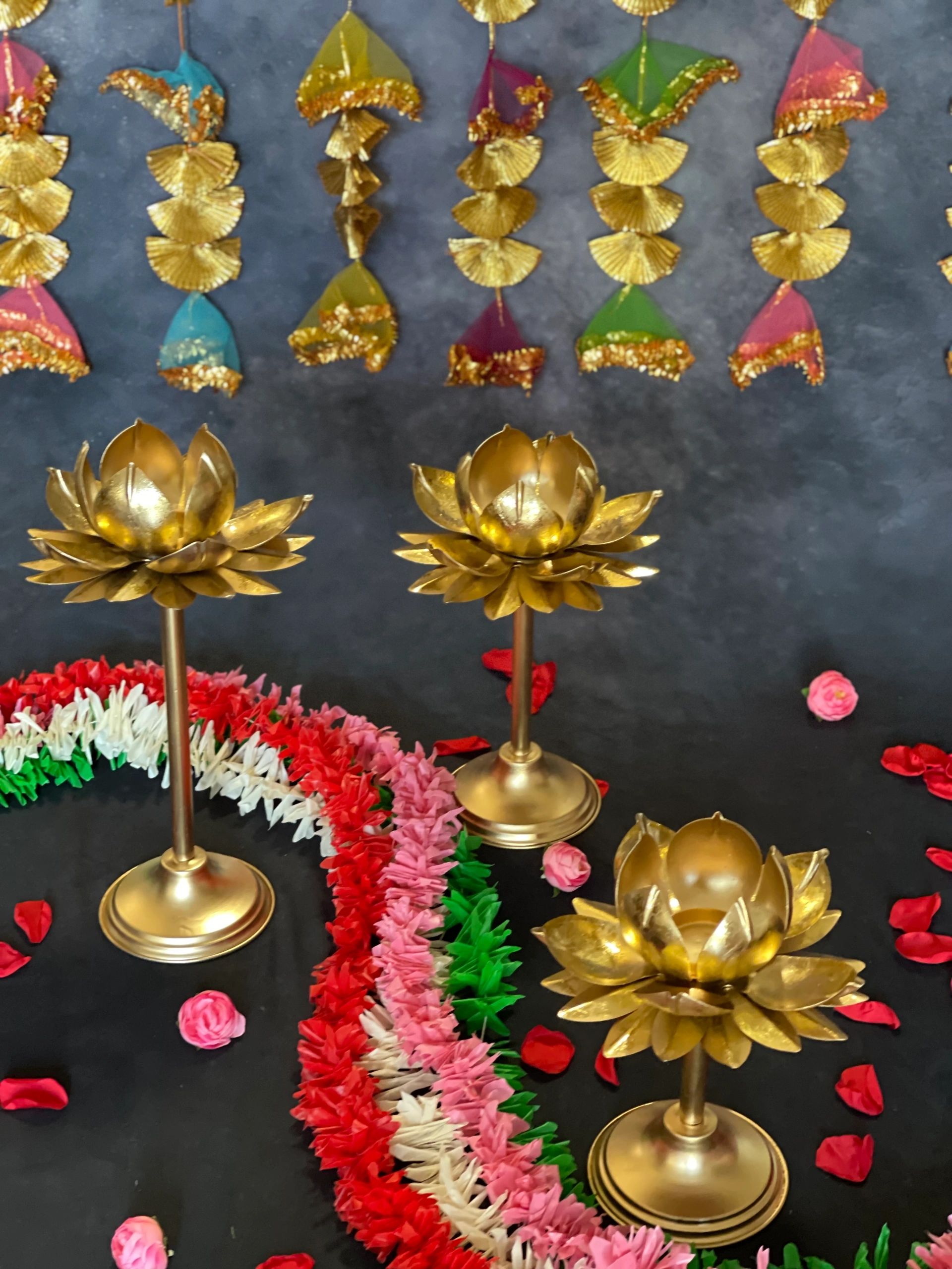 Lotus Standing Tea Light Set of 3