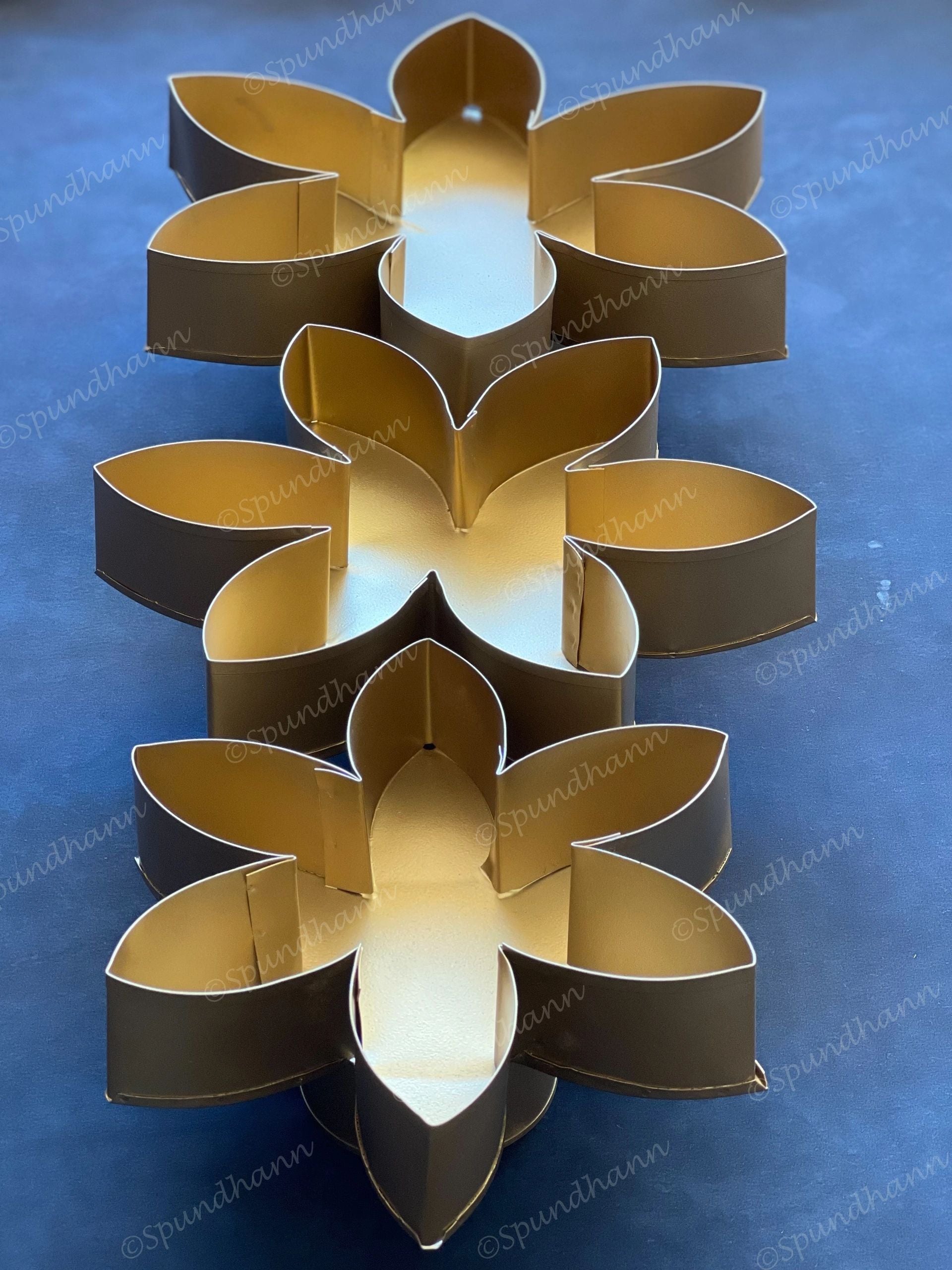 Metal Floral Rangoli Maker with Circle