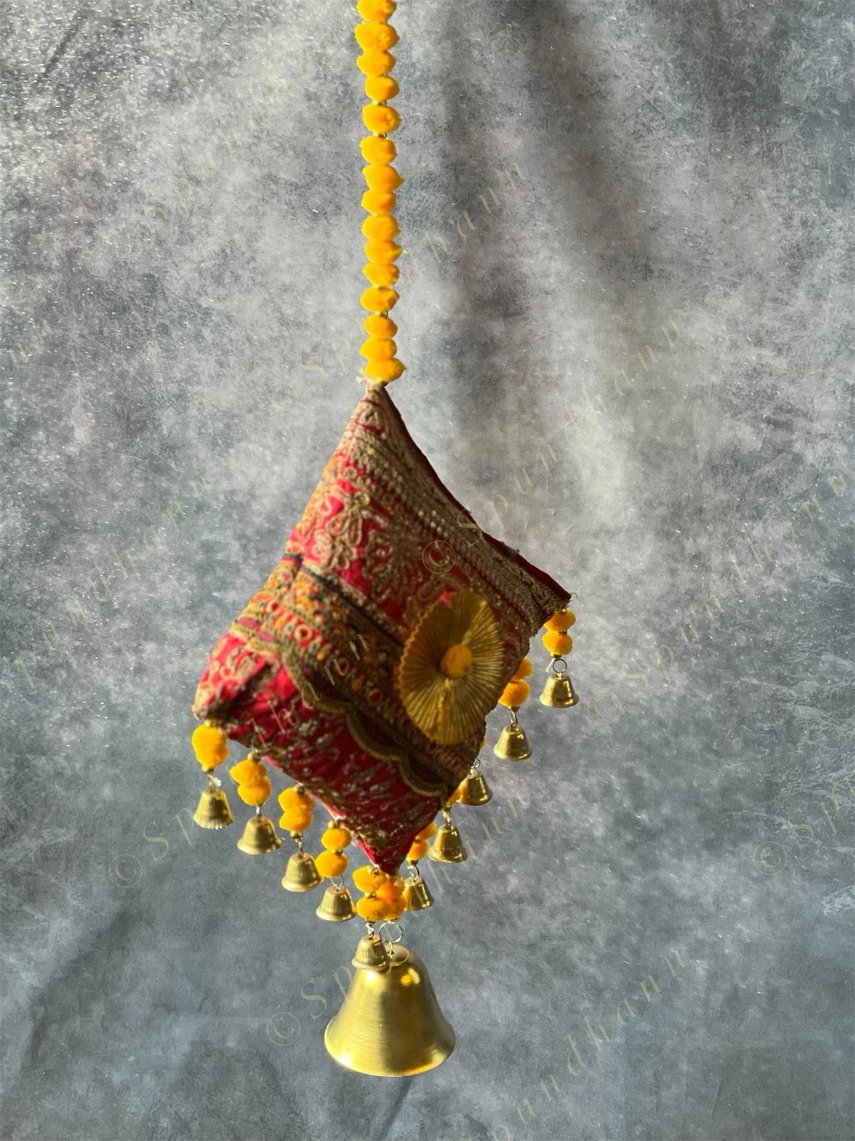 Single Cushion Kite with Big Bell -single piece