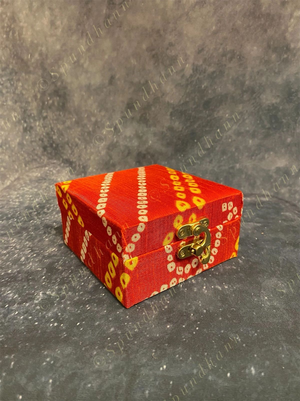 Square Bandhani Gift Box Only