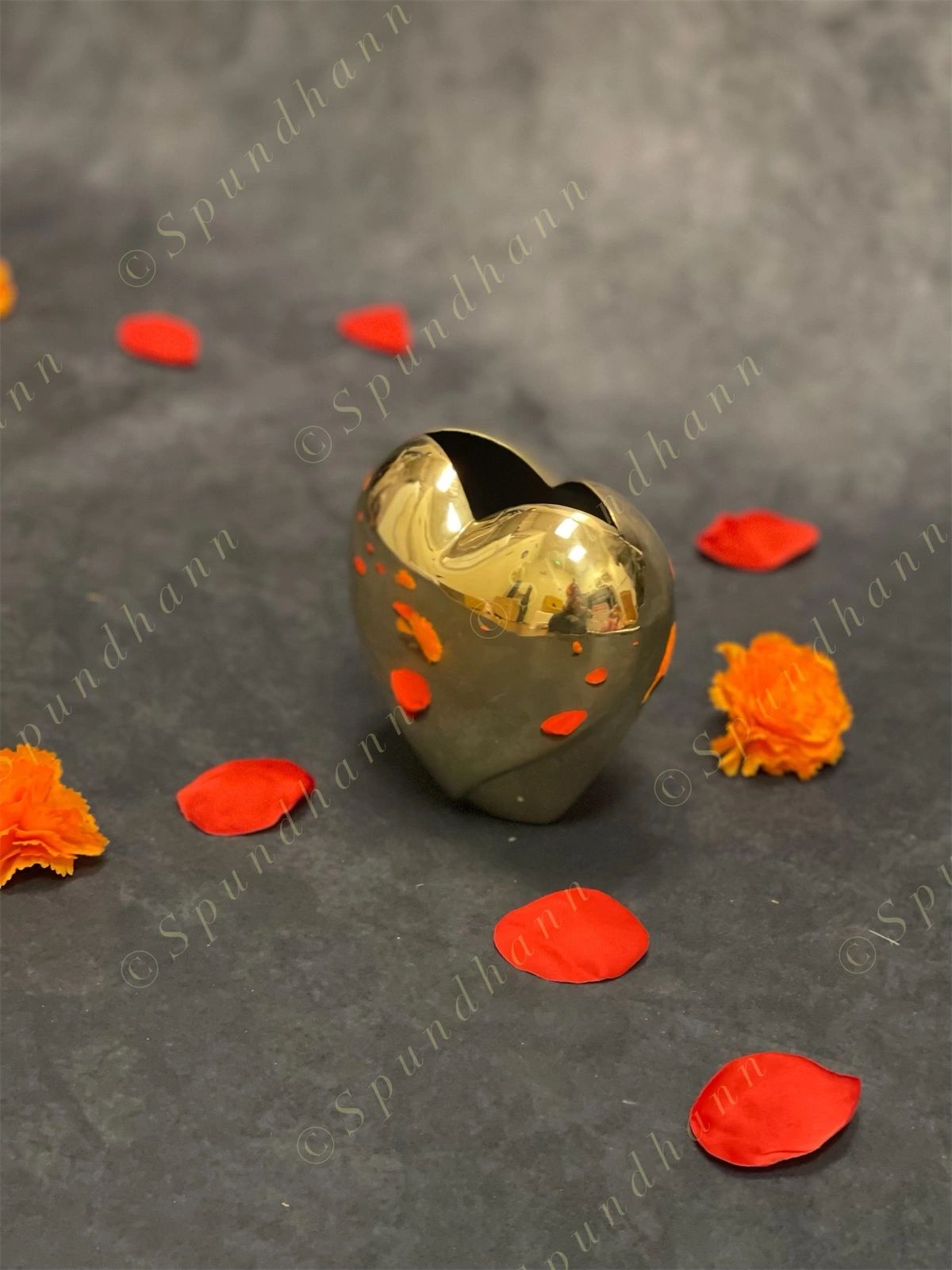 Love Shaped Metal Flower Vase