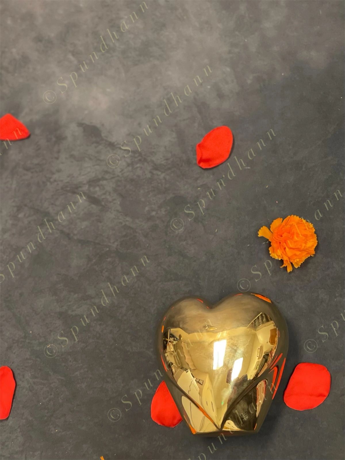 Love Shaped Metal Flower Vase