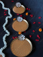 Golden Embossed Platte / Plate with White Flower Motif