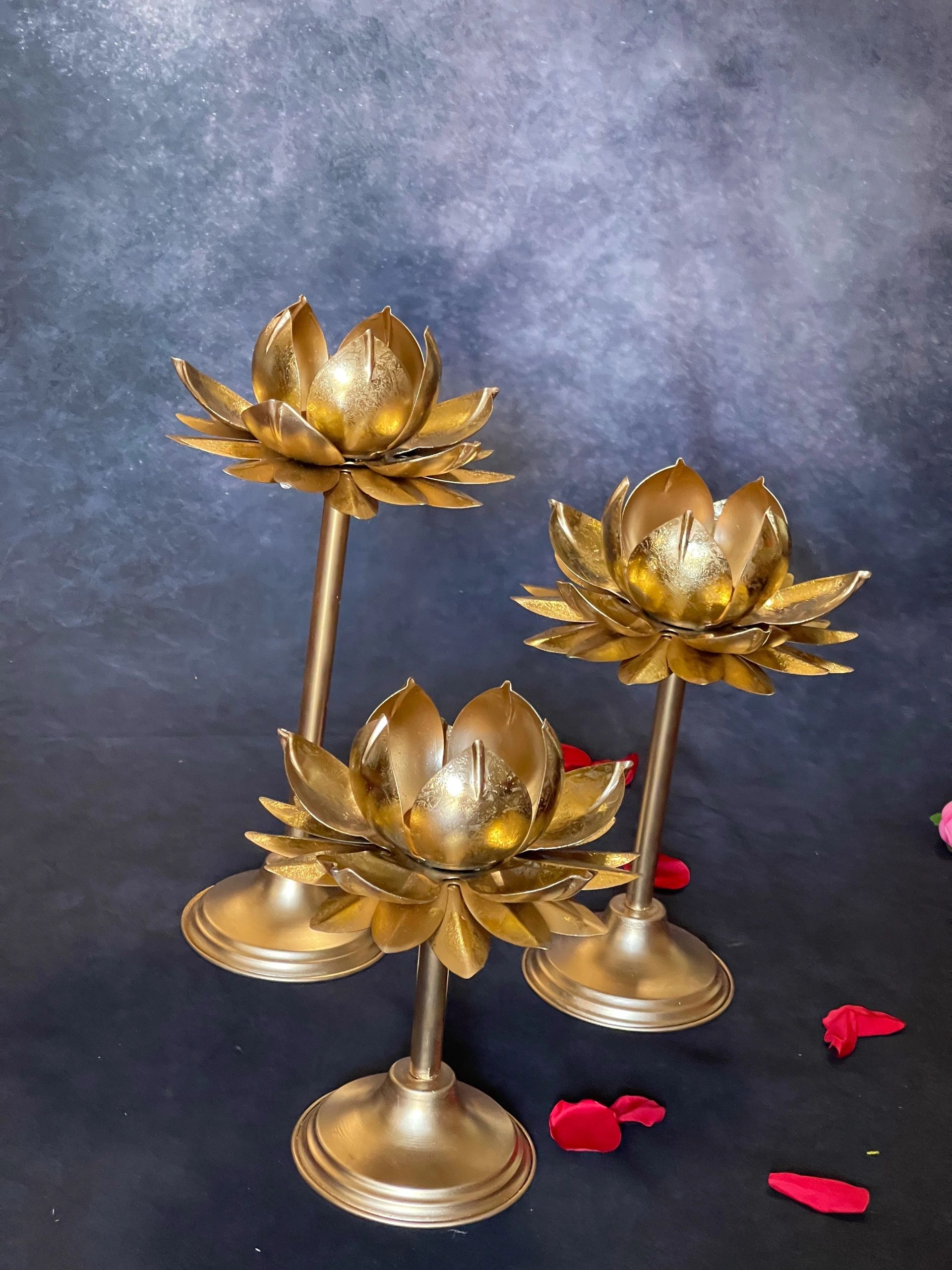 Lotus Standing Tea Light Set of 3
