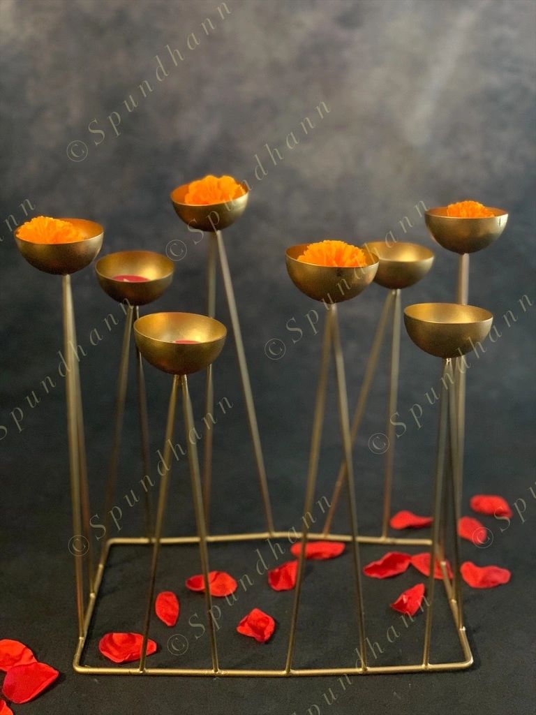 8 Golden Cup Standing Tea Light Holder