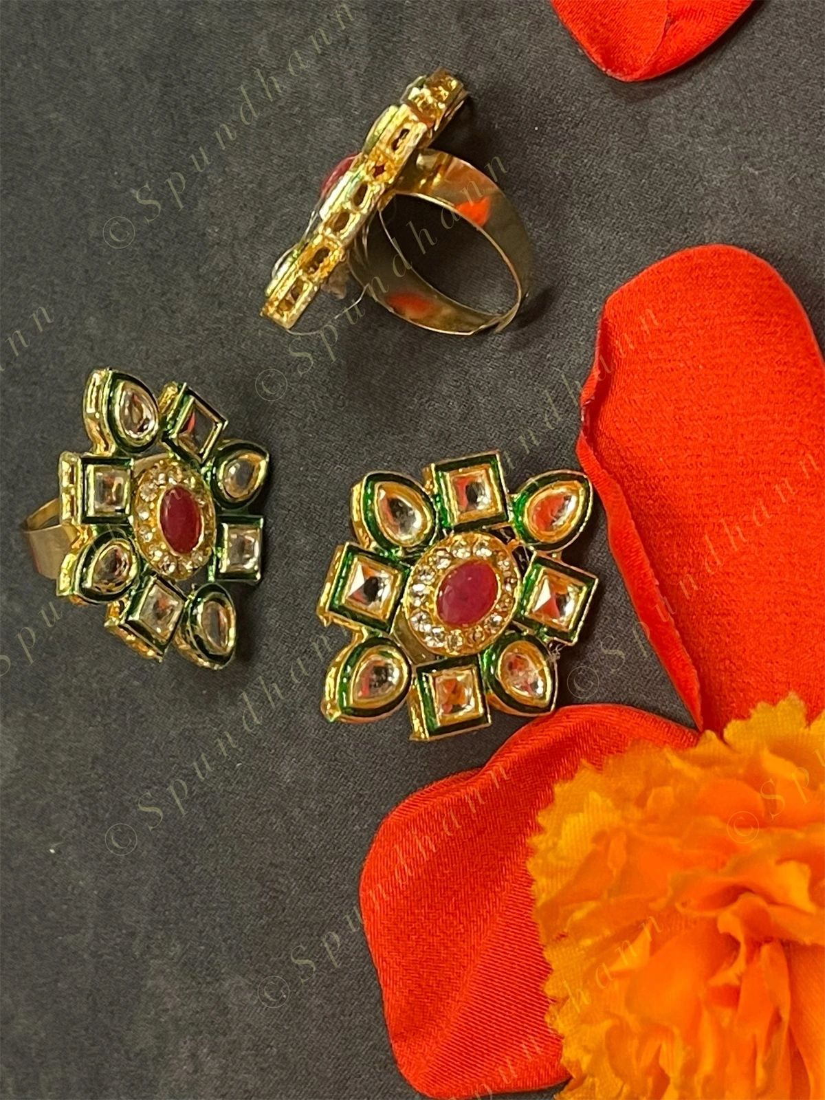 Favor Designer Rings