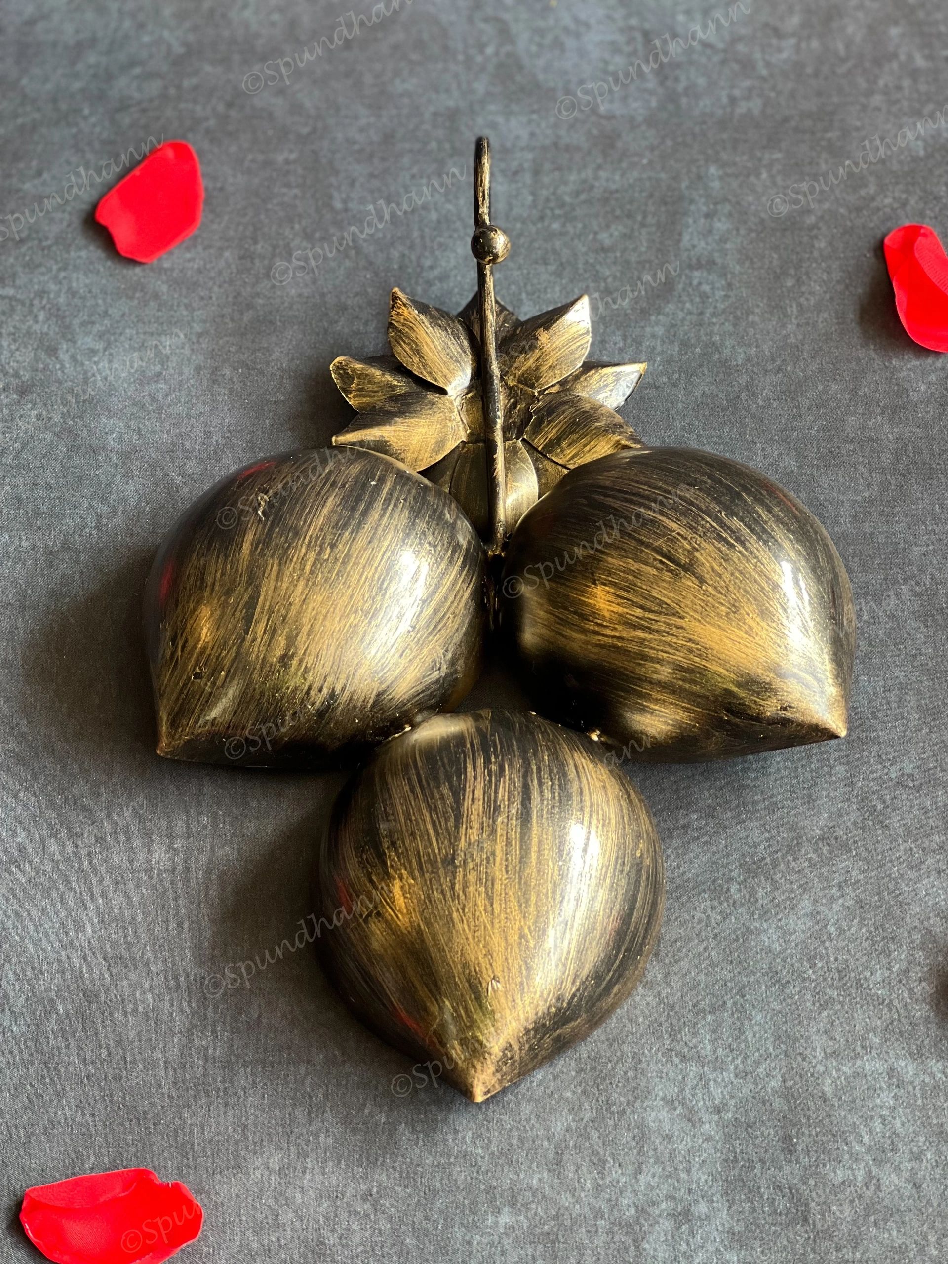 3 Leaf Diya Shaped Standing Tea Light Holder