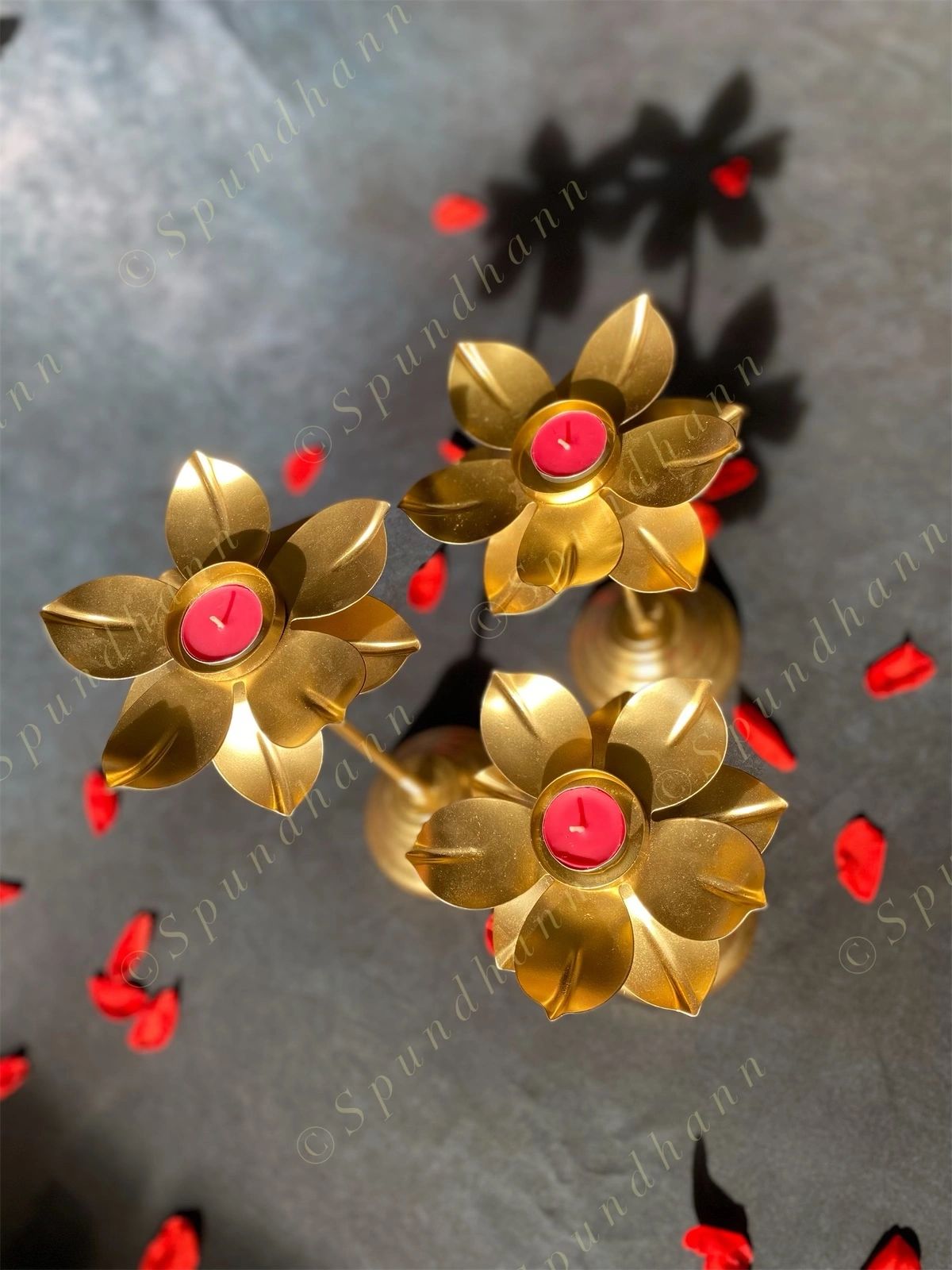 Lotus Standing Tea Light Holder Set of 3