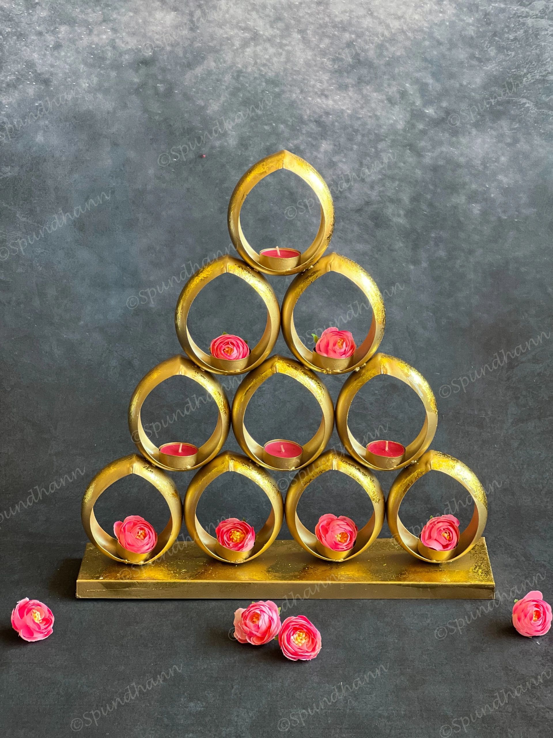 Leaf Shaped Standing Minar T Light One