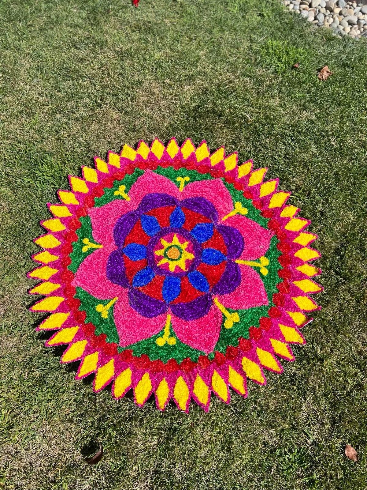 Round Multicolored & Diamond Shape Border Rangoli Floor Mat