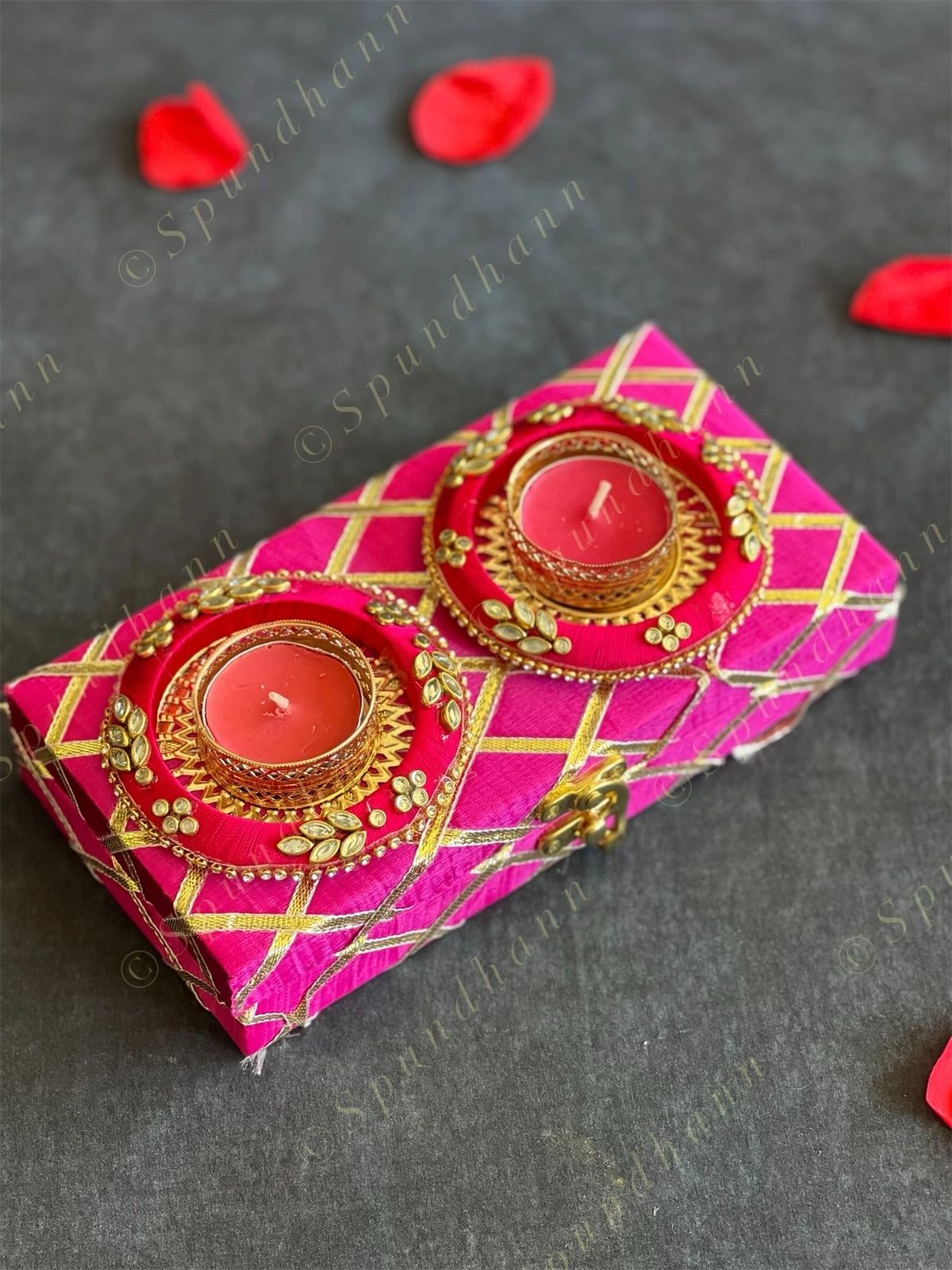 Gotapatti Box with Tea Light Holders