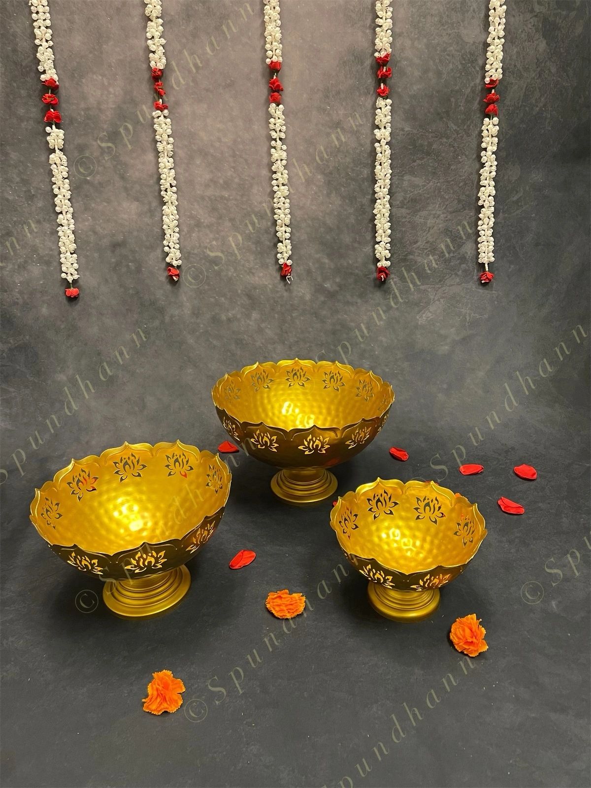 Big Standing Lotus Urli with Cutwork