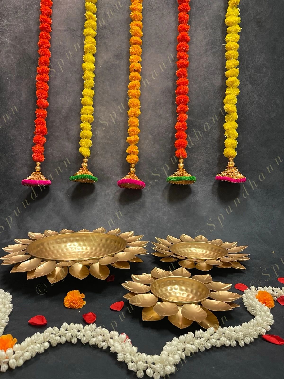 Hammered Sunflower Urli