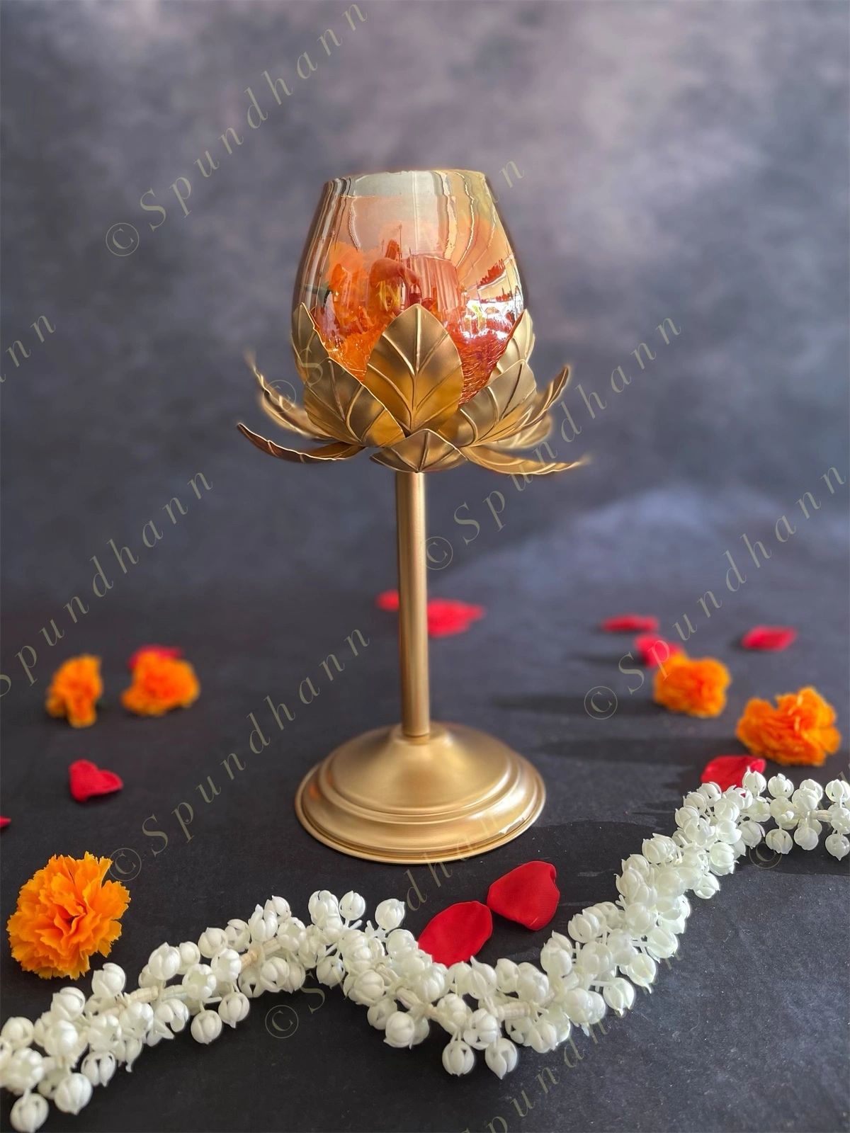 Single Mini Lotus Standing Tea Light Holder